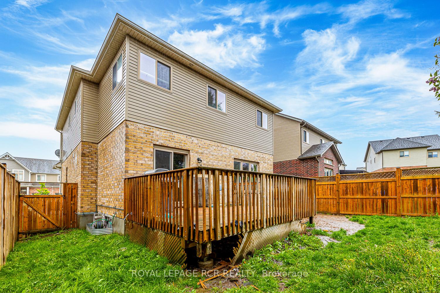 Photo 23 of 155 Preston Drive, Orangeville — HOMEH