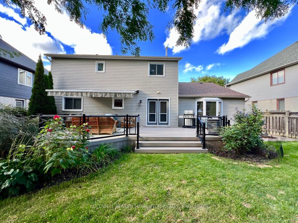Photo 3 of 8 Meadowbrook Lane, Pelham, Fonthill — HOMEH