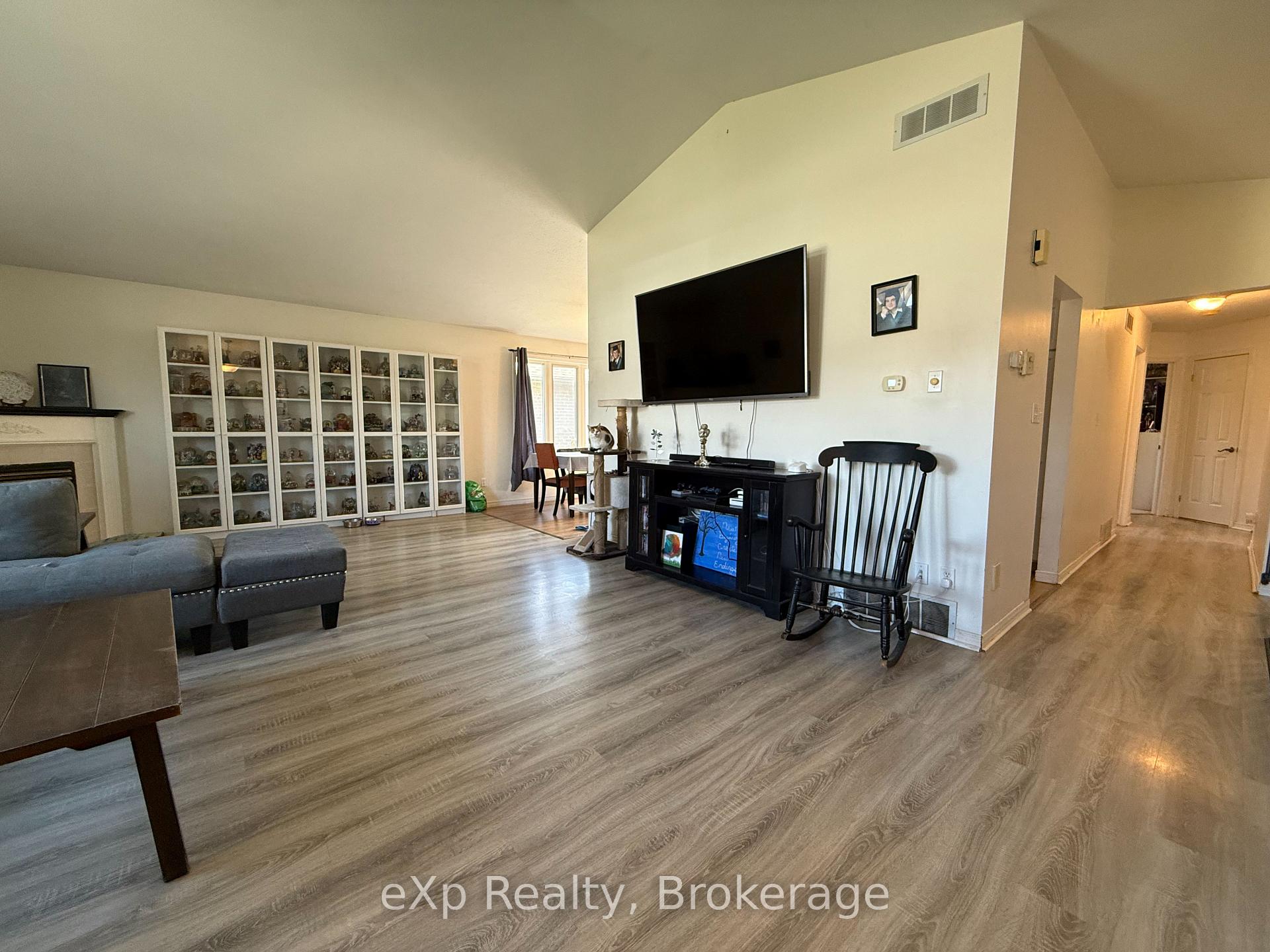 Photo 4 of 730 Scott Street W, North Perth, Listowel — HOMEH