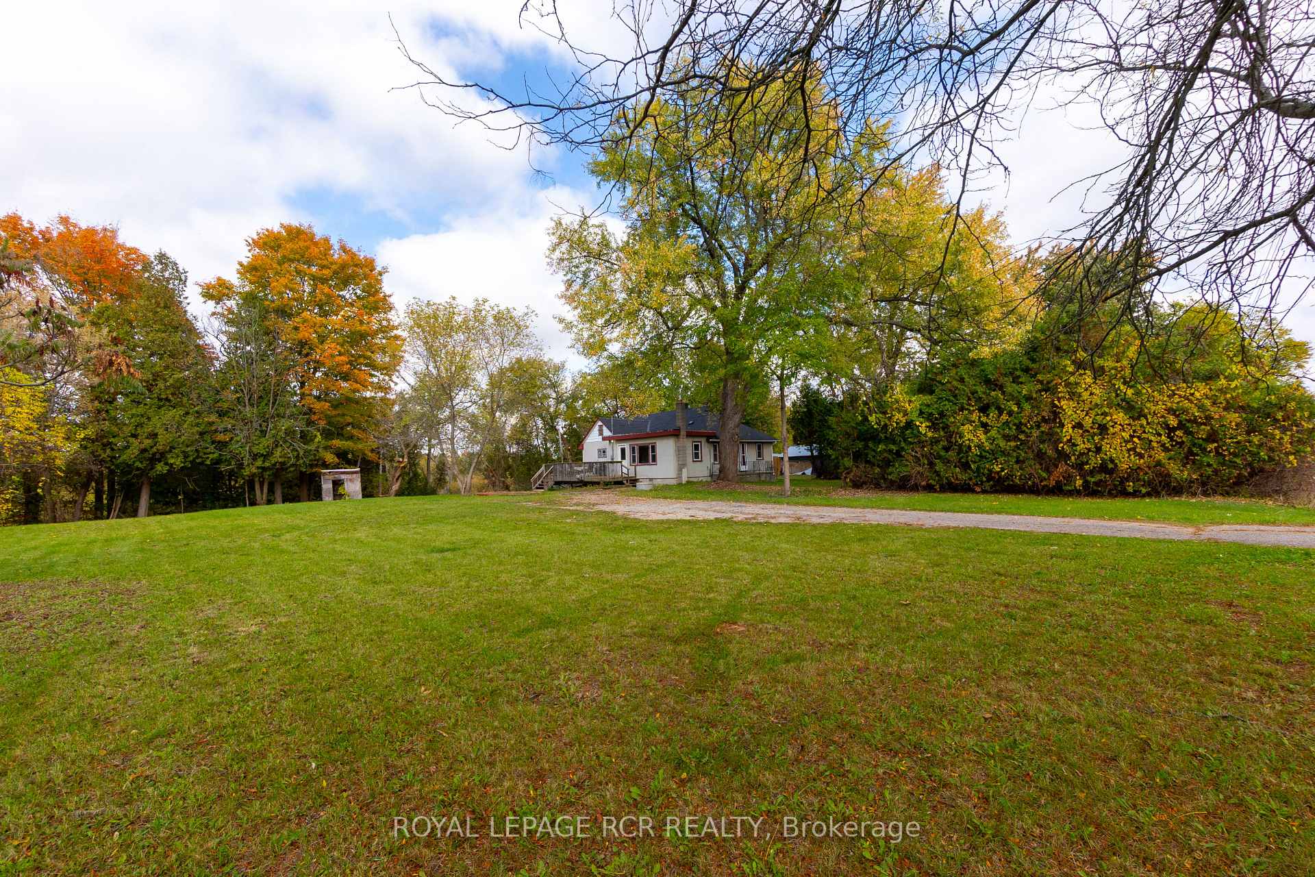 Photo 1 of 612 Victoria Street E, New Tecumseth, Alliston — HOMEH