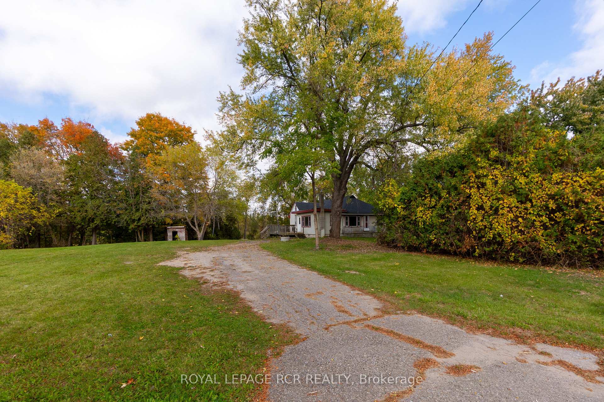 Photo 23 of 612 Victoria Street E, New Tecumseth, Alliston — HOMEH