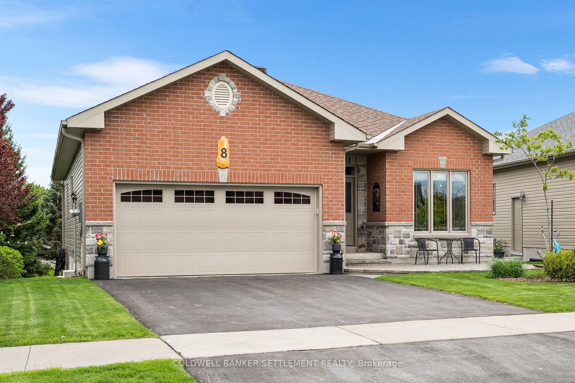 Photo 2 of 8 Senators Gate Drive, Perth — HOMEH