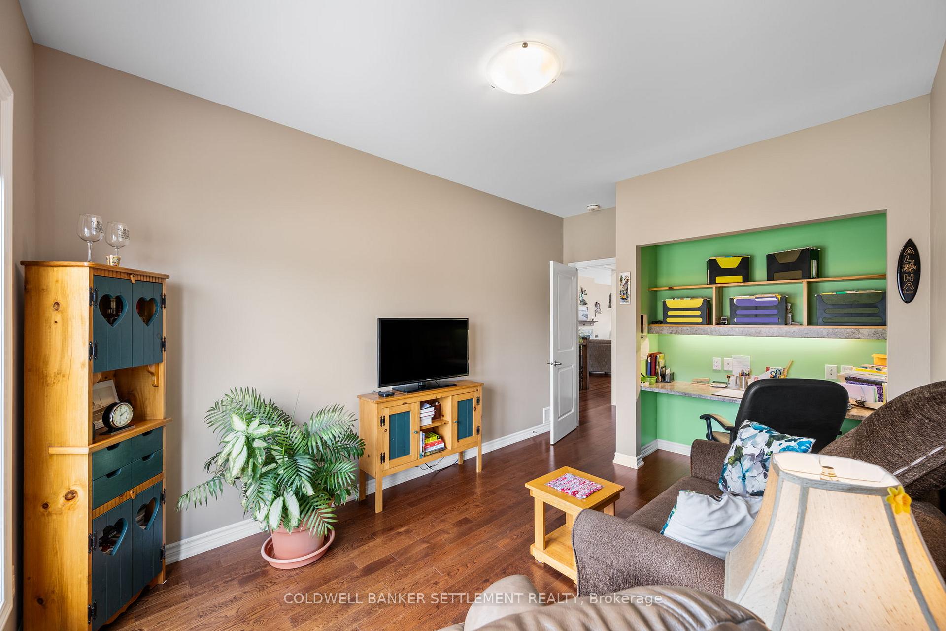 Photo 12 of 8 Senators Gate Drive, Perth — HOMEH