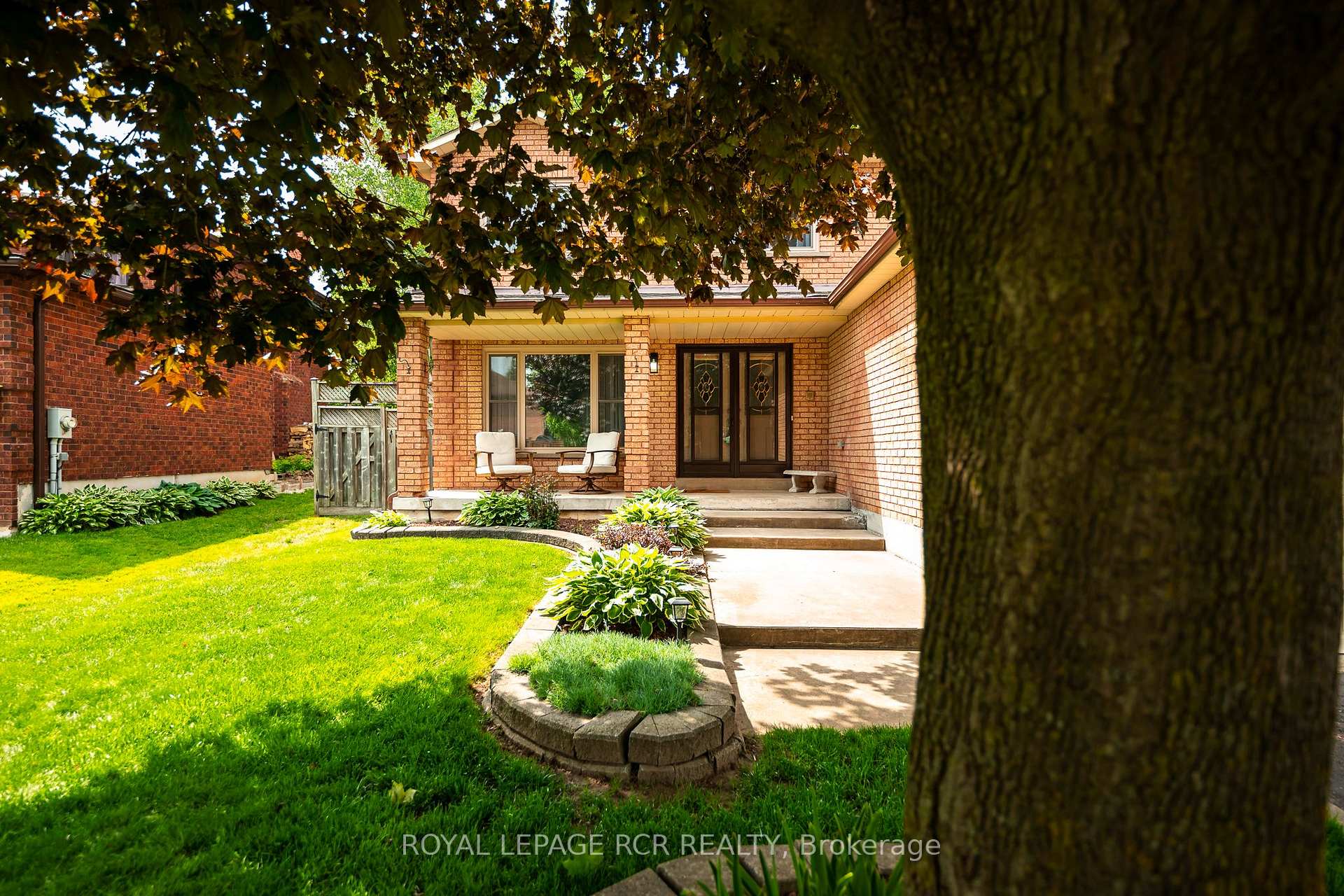 Photo 2 of 243 Beechfield Crescent, Orangeville — HOMEH