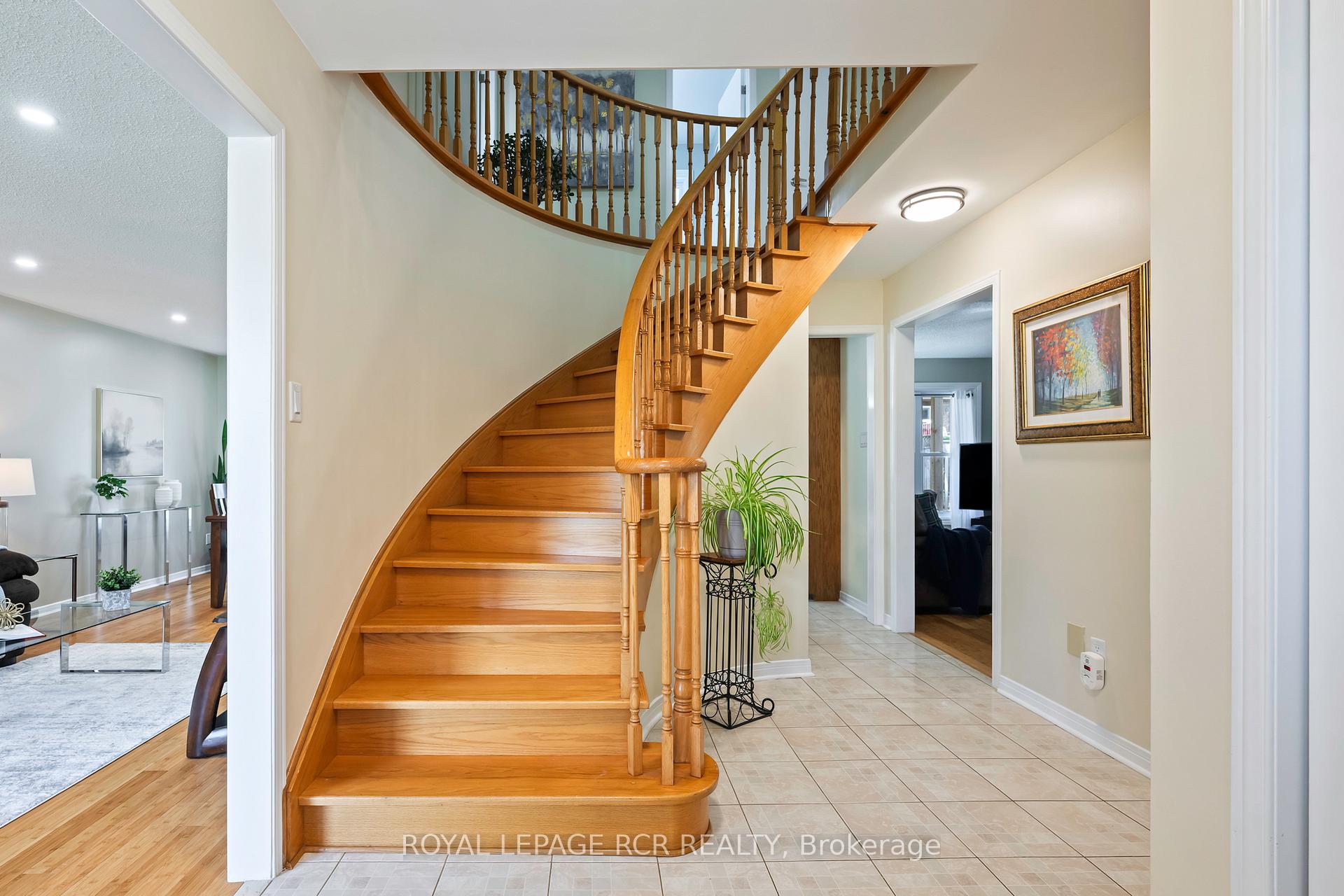 Photo 5 of 243 Beechfield Crescent, Orangeville — HOMEH