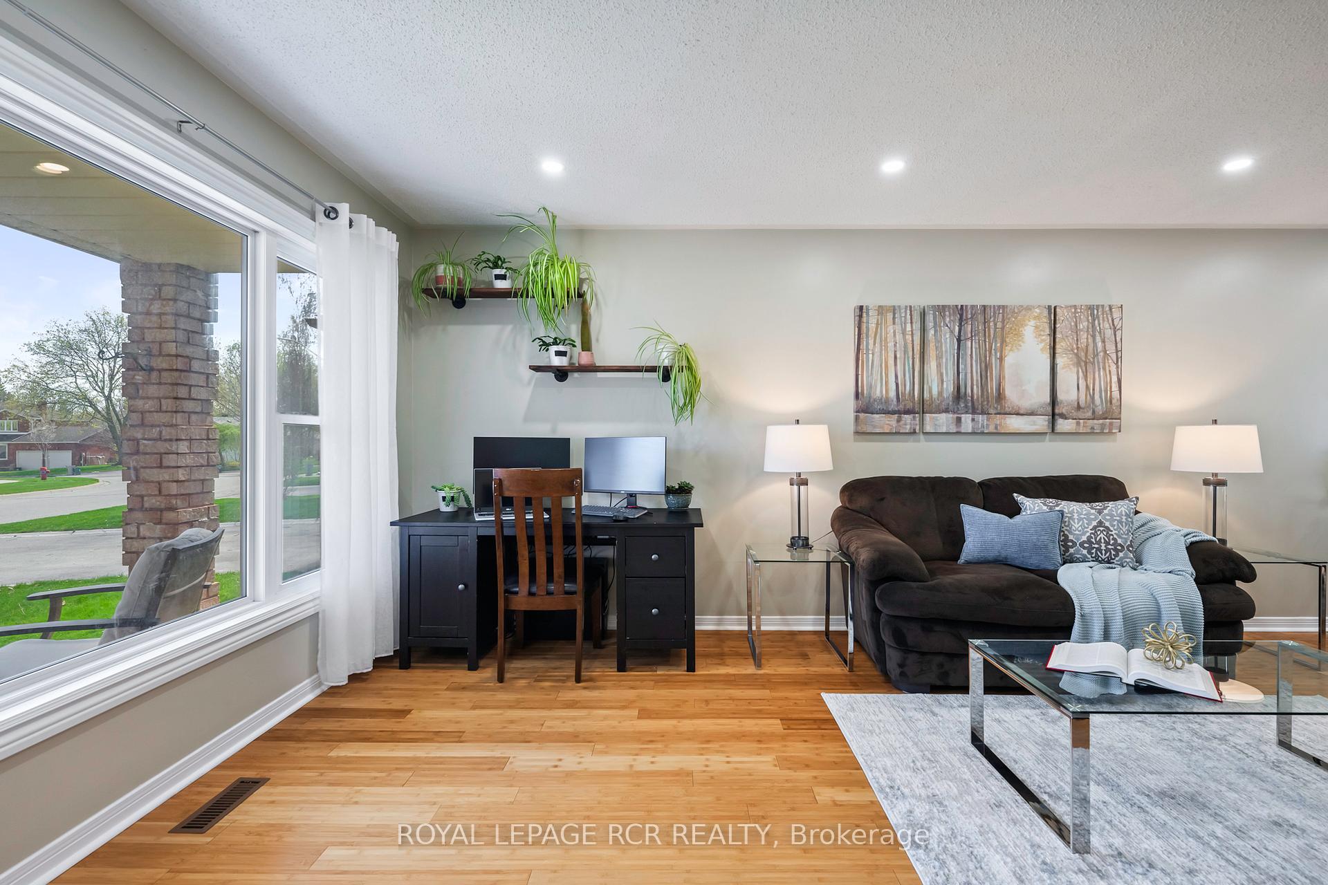 Photo 7 of 243 Beechfield Crescent, Orangeville — HOMEH