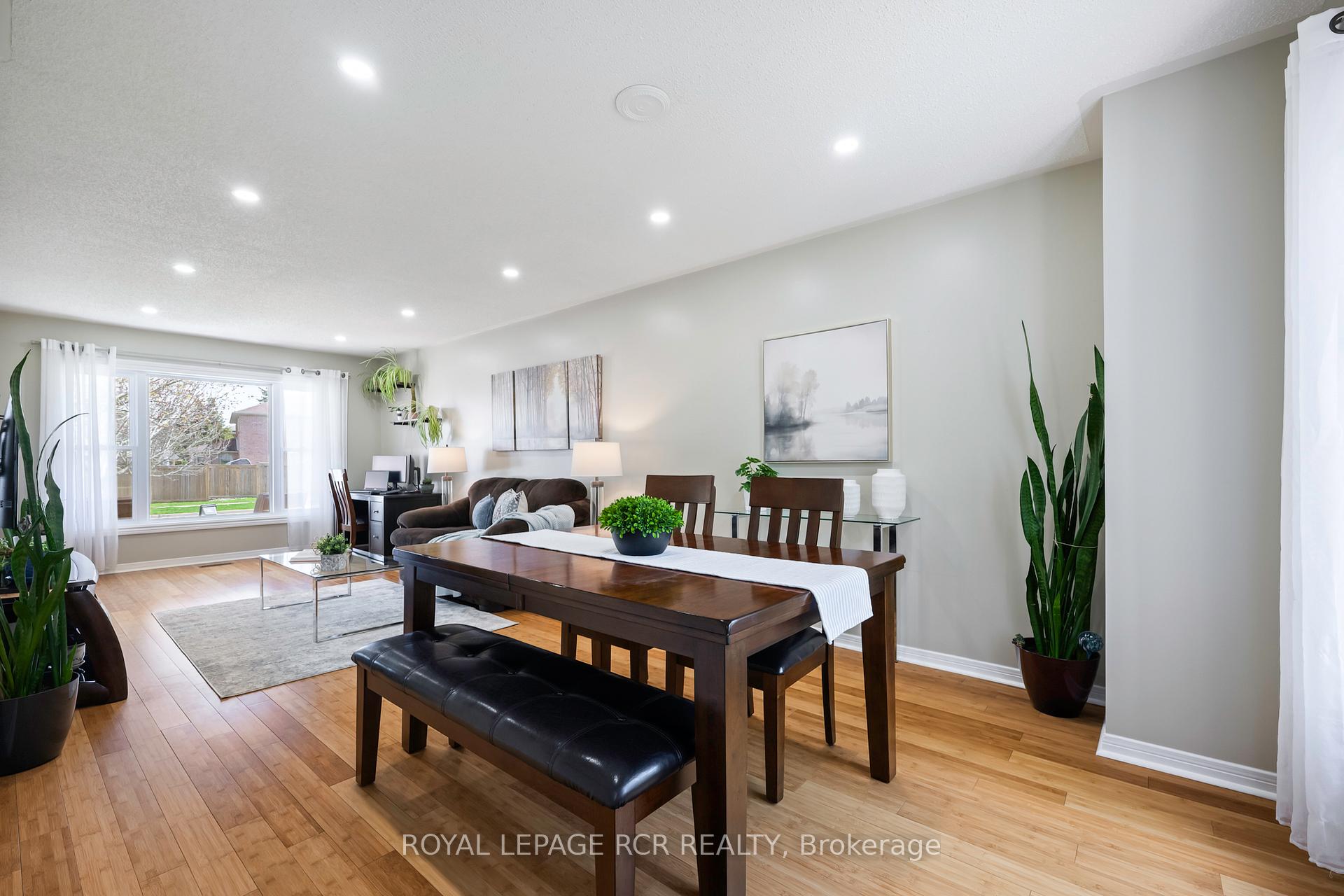 Photo 10 of 243 Beechfield Crescent, Orangeville — HOMEH