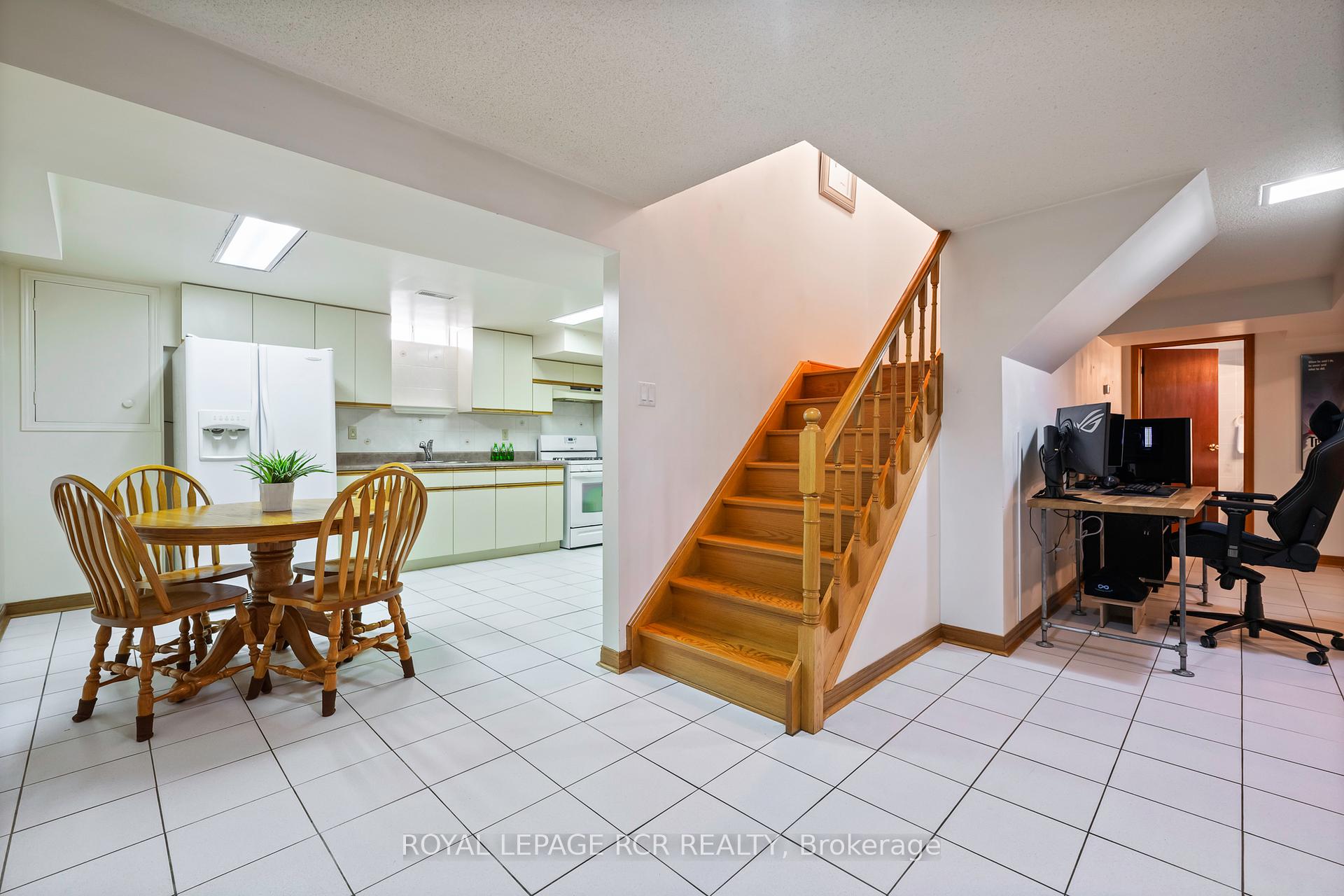 Photo 30 of 243 Beechfield Crescent, Orangeville — HOMEH