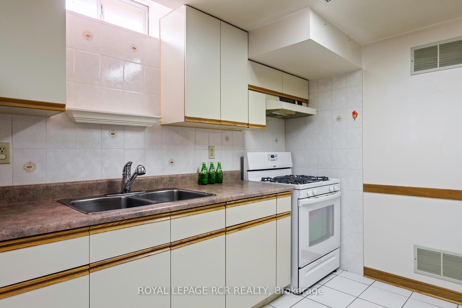 Photo 32 of 243 Beechfield Crescent, Orangeville — HOMEH