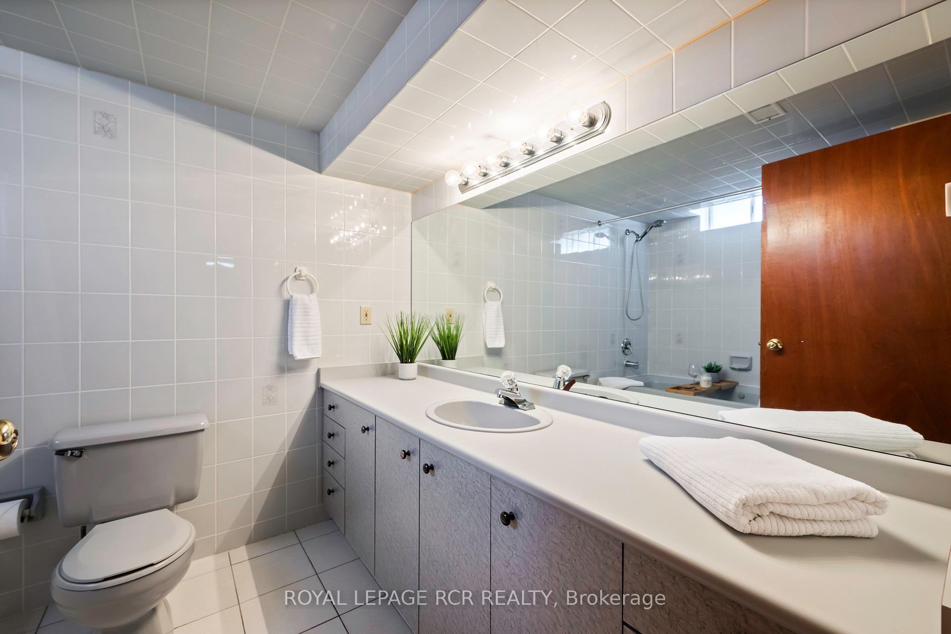Photo 39 of 243 Beechfield Crescent, Orangeville — HOMEH