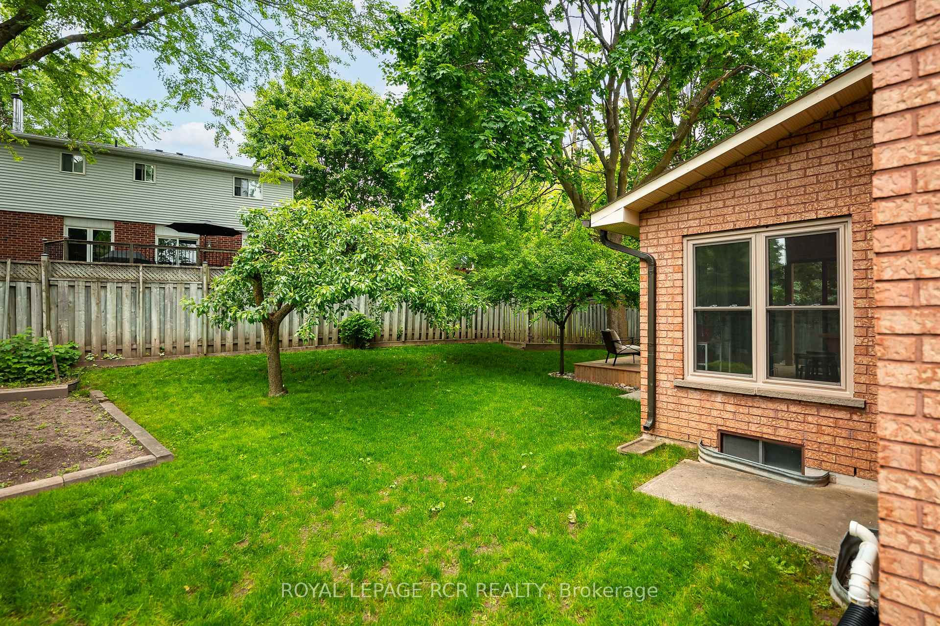 Photo 43 of 243 Beechfield Crescent, Orangeville — HOMEH