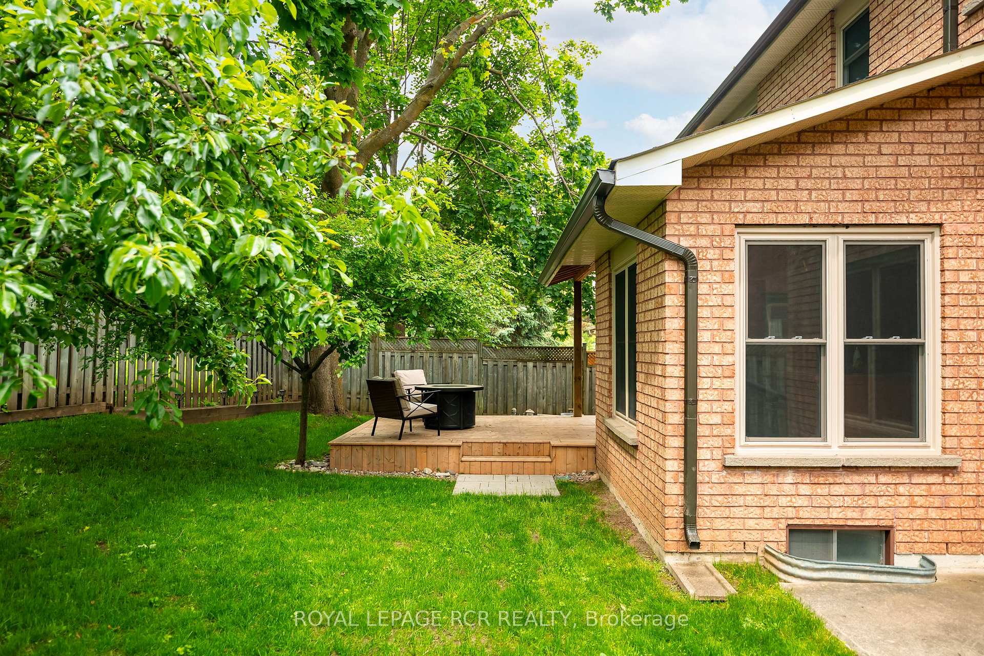 Photo 44 of 243 Beechfield Crescent, Orangeville — HOMEH