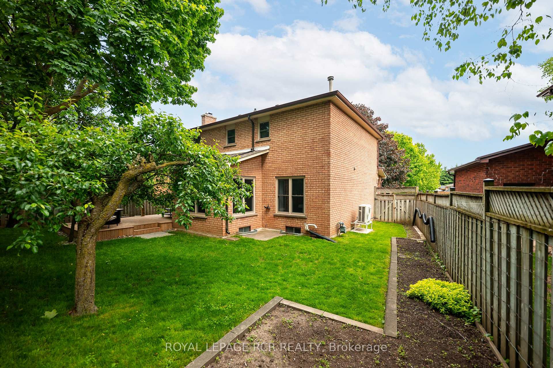 Photo 45 of 243 Beechfield Crescent, Orangeville — HOMEH