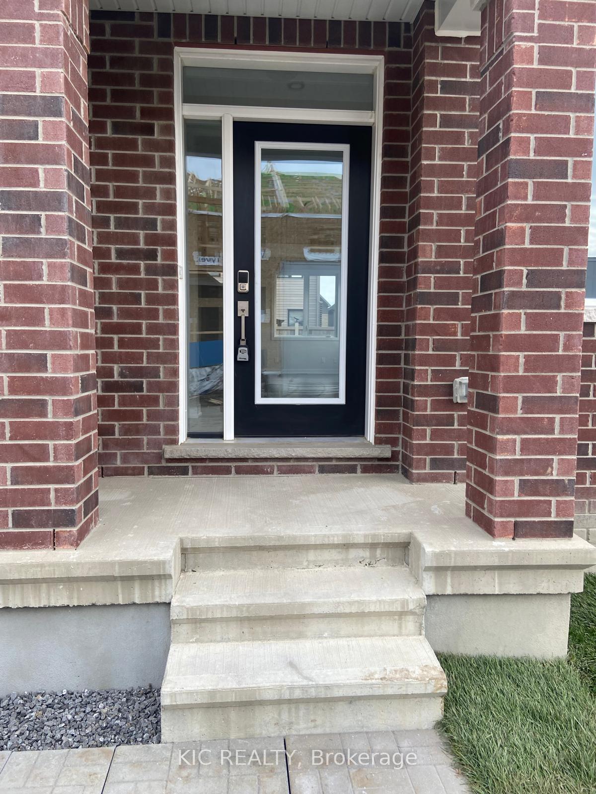 Photo 2 of 139 Ryan Reynolds Way, Ottawa, Avalon West — HOMEH