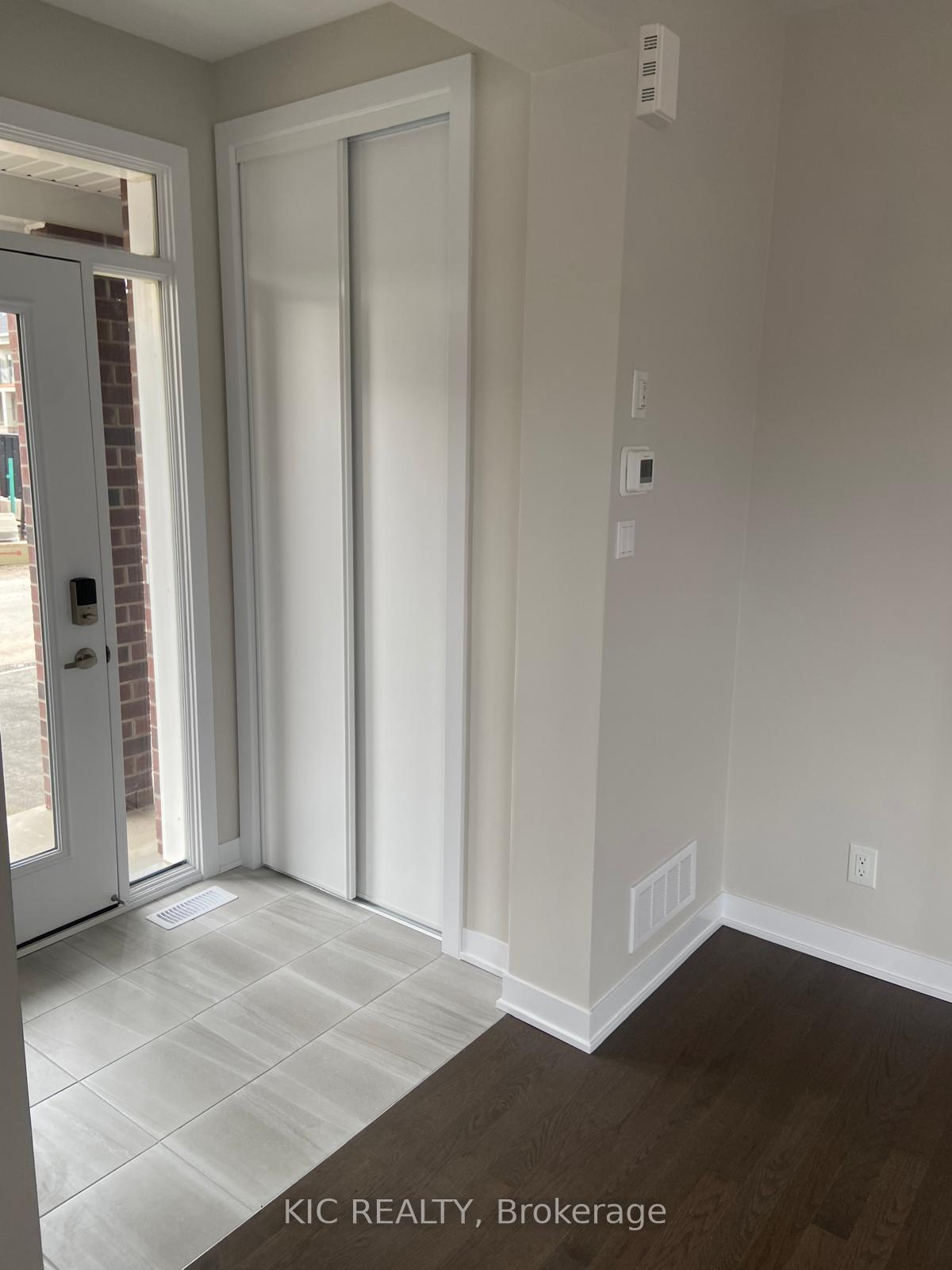 Photo 4 of 139 Ryan Reynolds Way, Ottawa, Avalon West — HOMEH