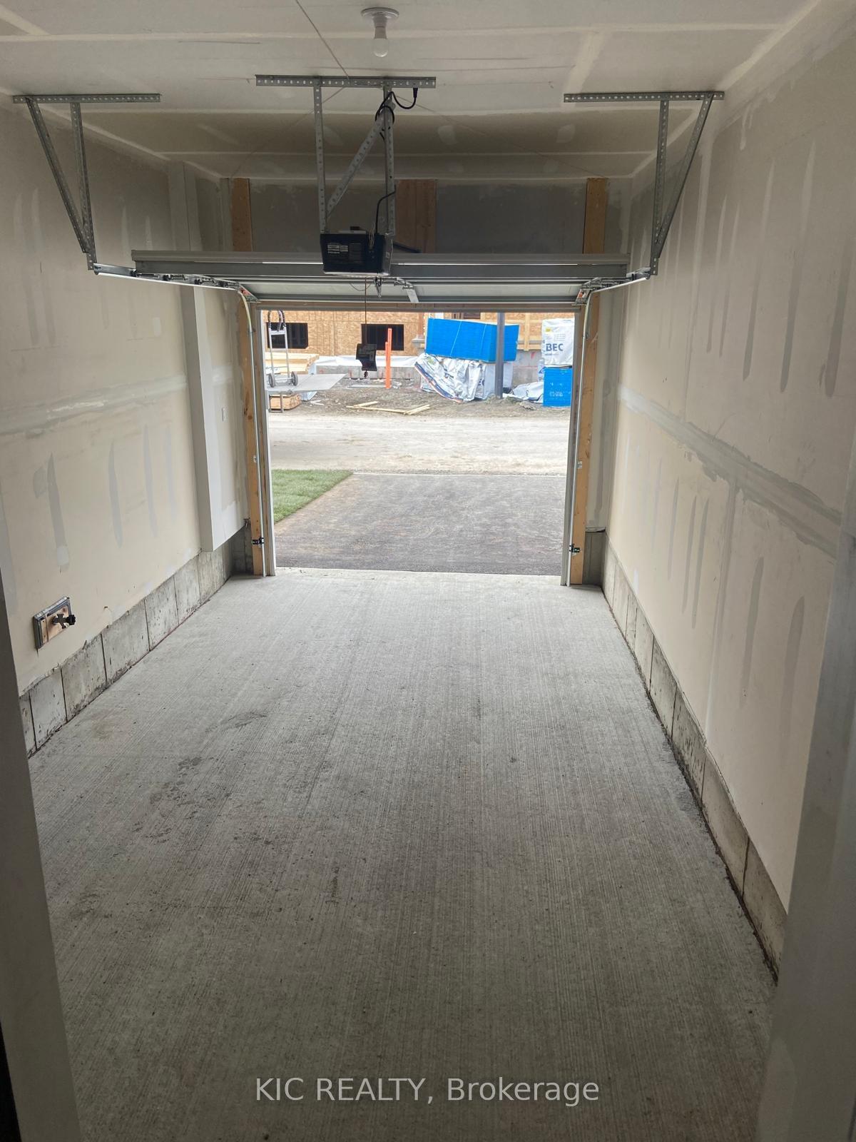 Photo 15 of 139 Ryan Reynolds Way, Ottawa, Avalon West — HOMEH