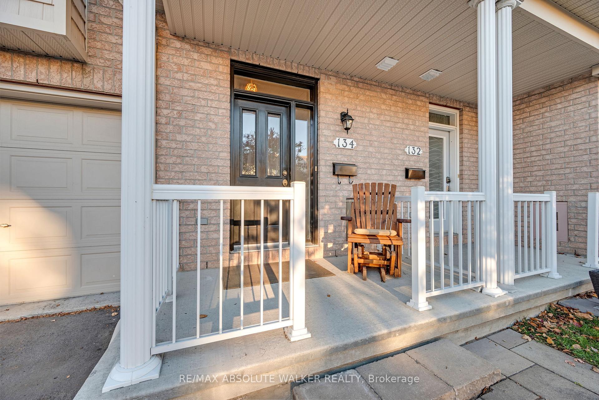 Photo 2 of 134 Parkrose Private, Ottawa, Chatelaine Village — HOMEH