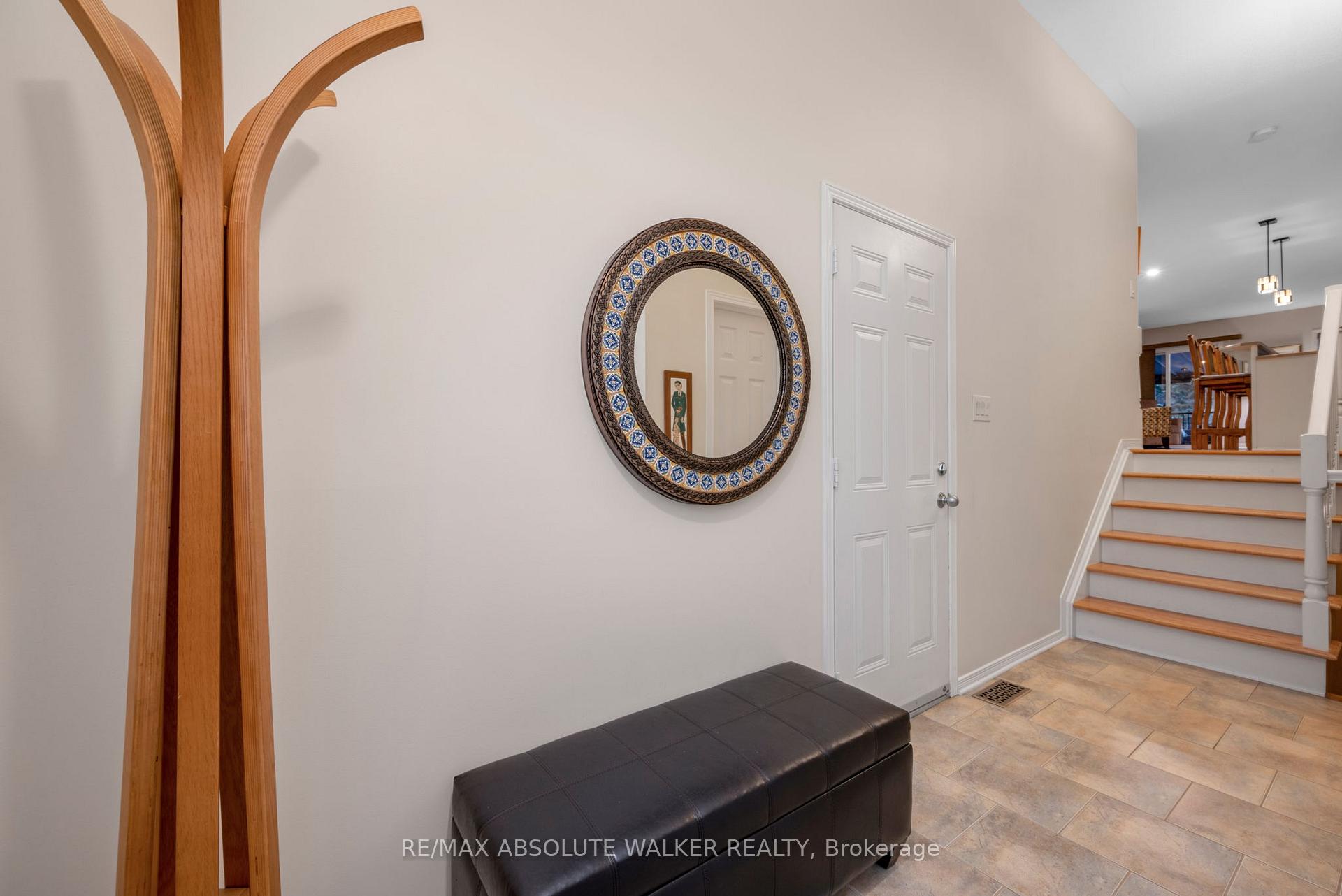 Photo 3 of 134 Parkrose Private, Ottawa, Chatelaine Village — HOMEH