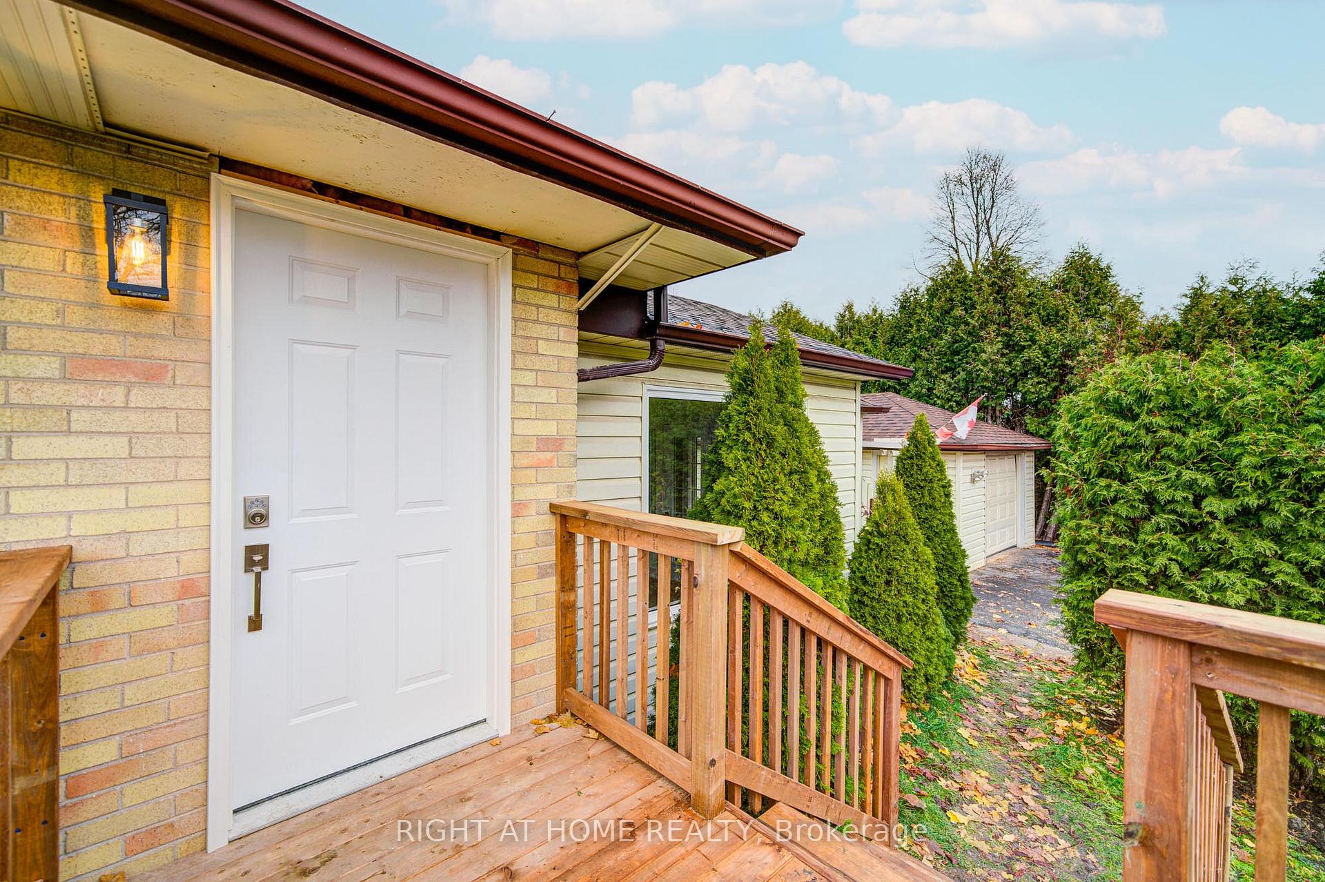 Photo 3 of (LOWER) 705 Glenforest Street, Oshawa, Northglen — HOMEH