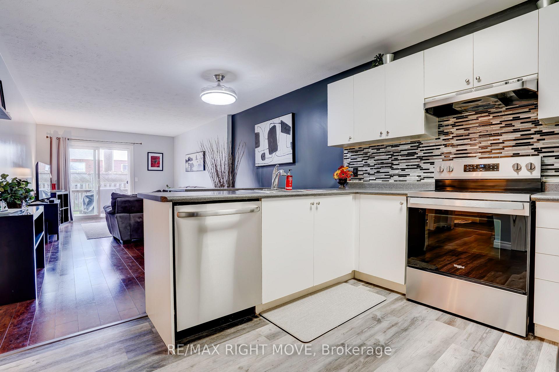 Photo 6 of 32 Julia Crescent, Orillia — HOMEH