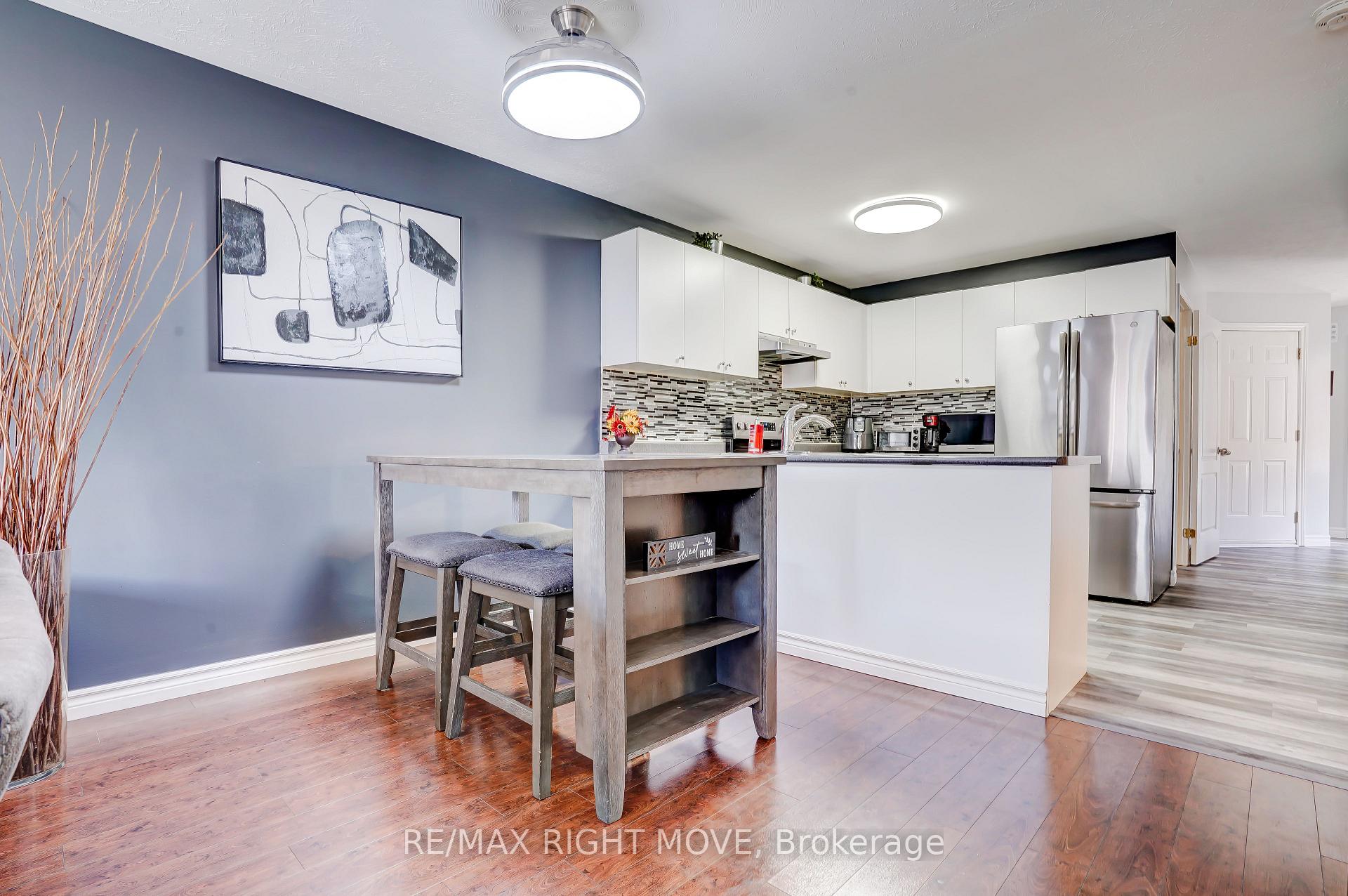 Photo 8 of 32 Julia Crescent, Orillia — HOMEH