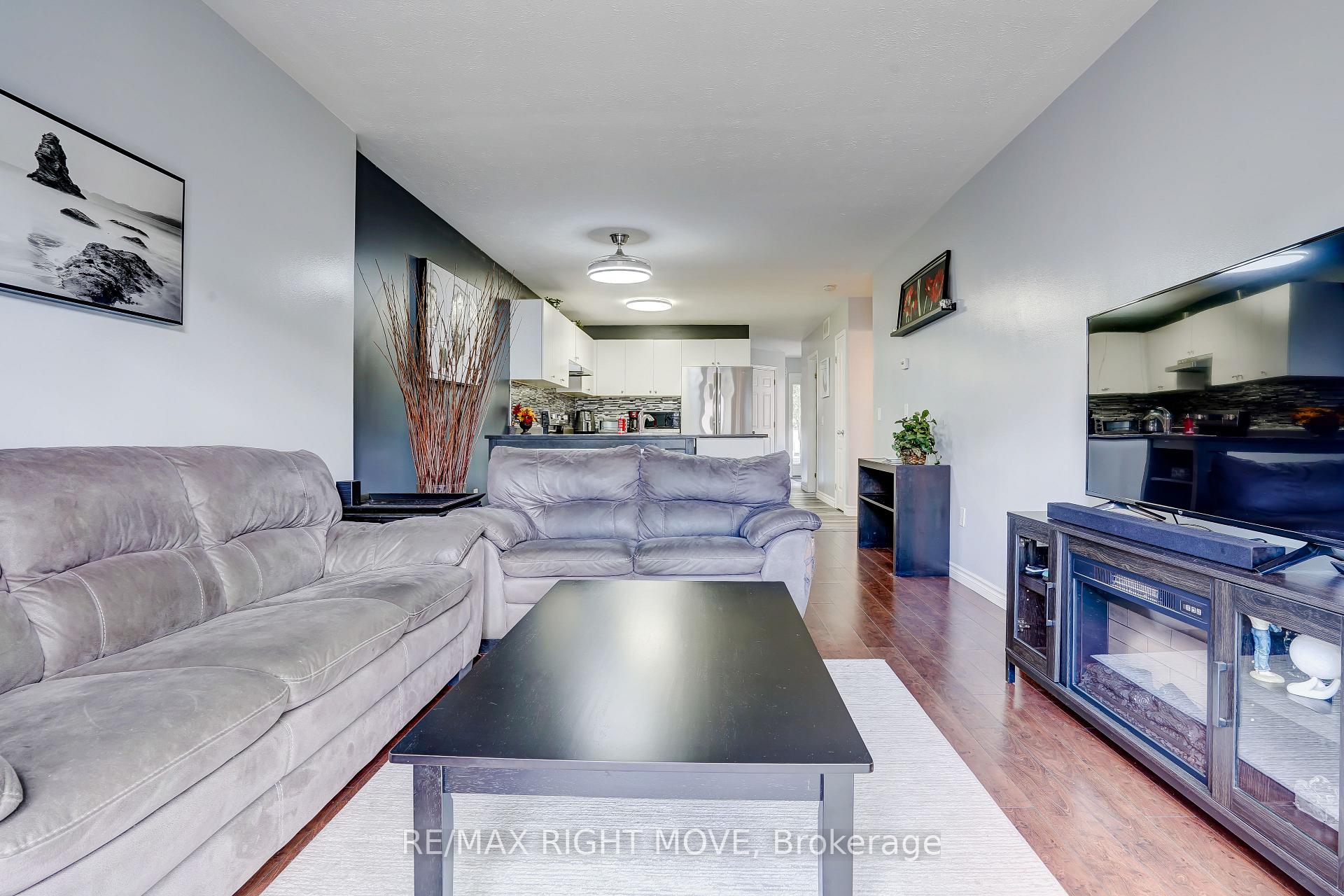 Photo 12 of 32 Julia Crescent, Orillia — HOMEH