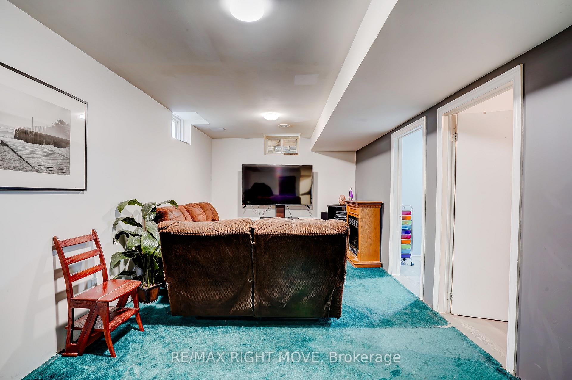 Photo 18 of 32 Julia Crescent, Orillia — HOMEH