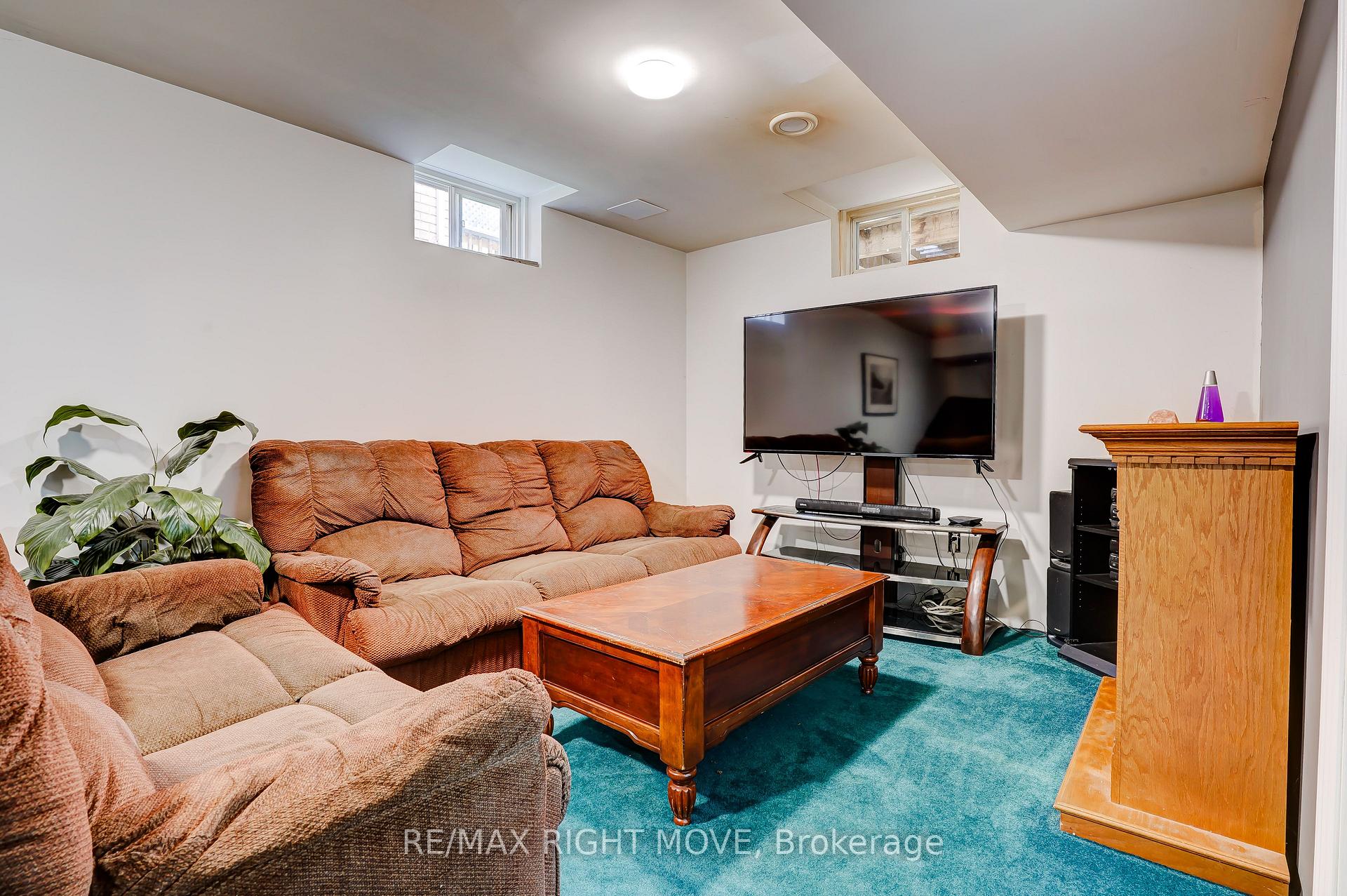 Photo 19 of 32 Julia Crescent, Orillia — HOMEH