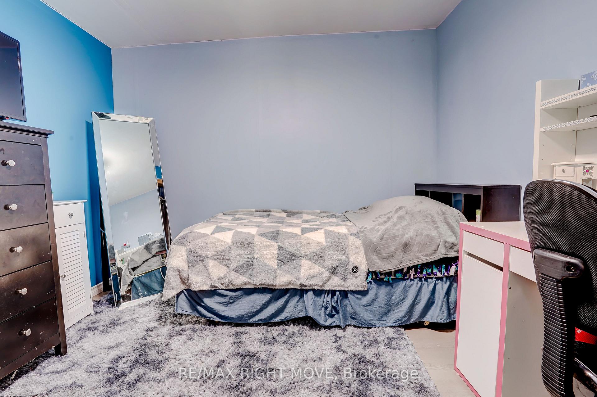Photo 20 of 32 Julia Crescent, Orillia — HOMEH