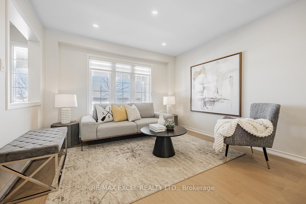 Photo 4 of 272 Gas Lamp Lane, Markham, Cornell — HOMEH