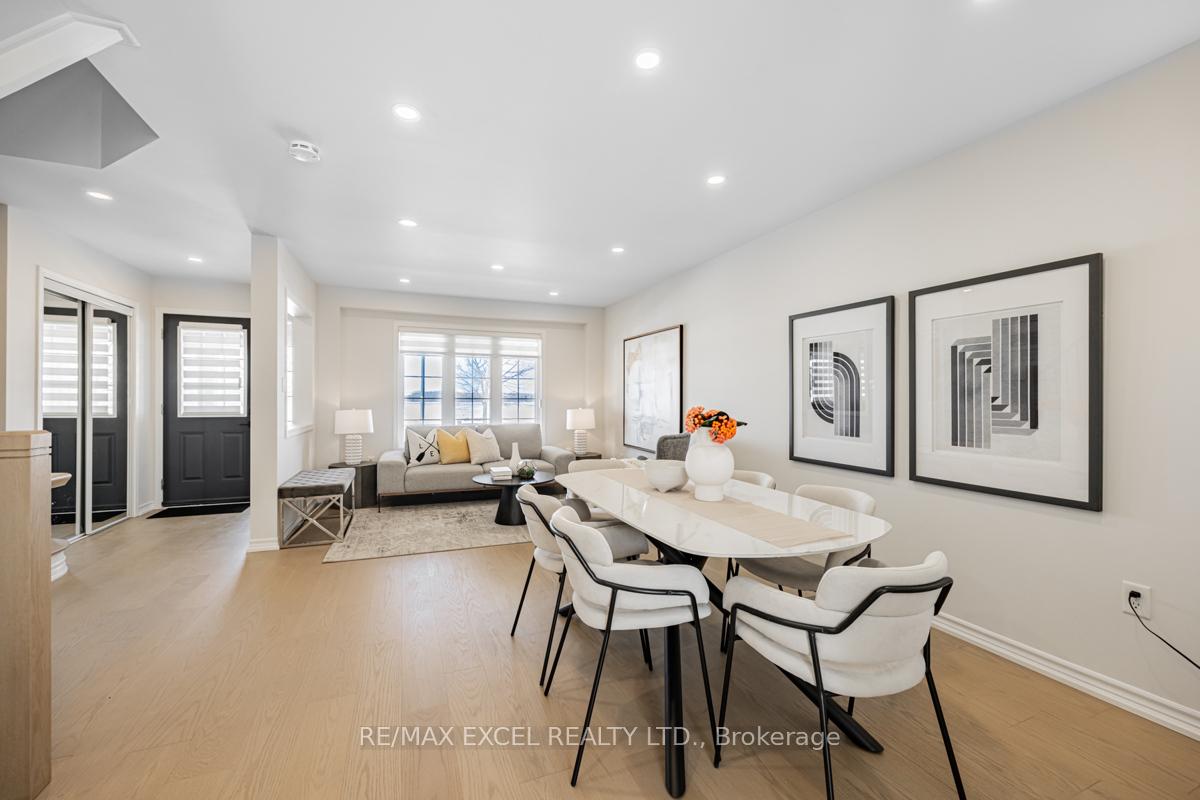 Photo 6 of 272 Gas Lamp Lane, Markham, Cornell — HOMEH