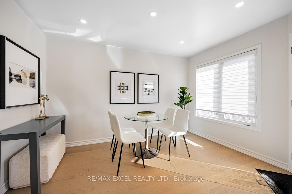 Photo 9 of 272 Gas Lamp Lane, Markham, Cornell — HOMEH