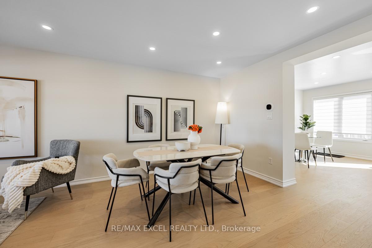 Photo 12 of 272 Gas Lamp Lane, Markham, Cornell — HOMEH
