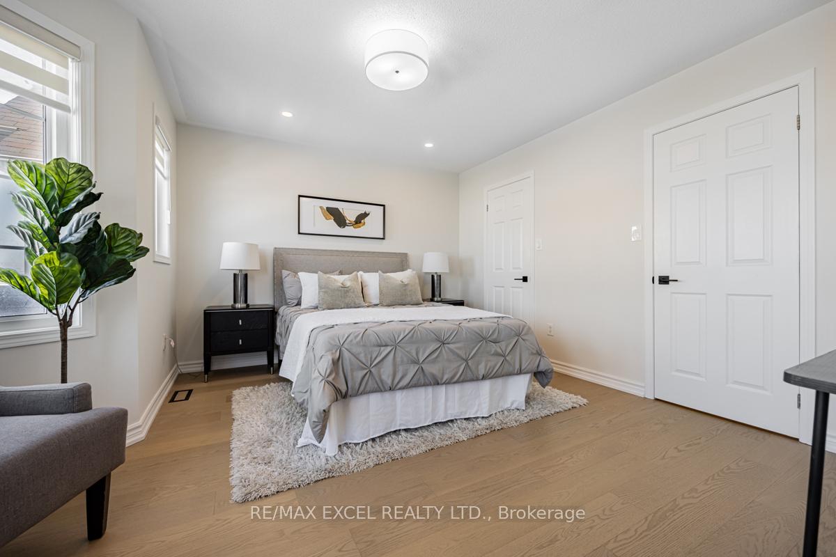 Photo 17 of 272 Gas Lamp Lane, Markham, Cornell — HOMEH