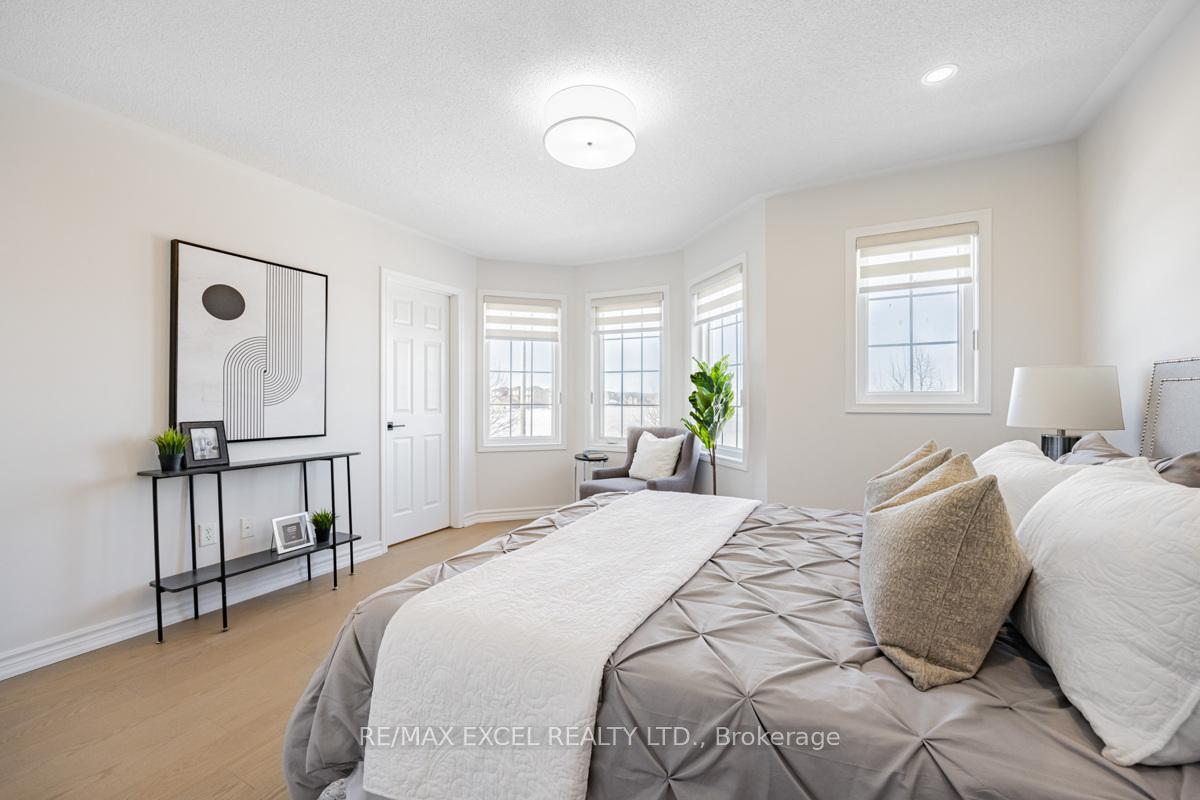 Photo 18 of 272 Gas Lamp Lane, Markham, Cornell — HOMEH