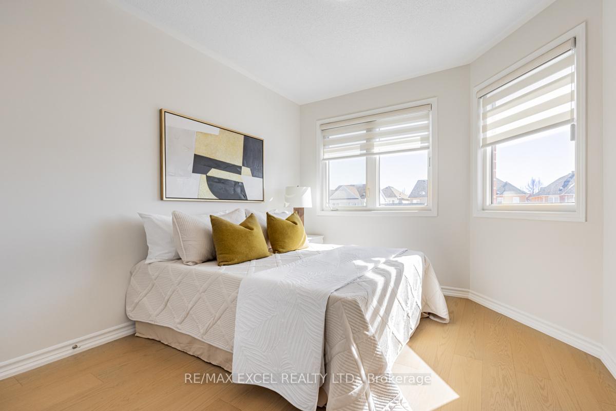 Photo 20 of 272 Gas Lamp Lane, Markham, Cornell — HOMEH