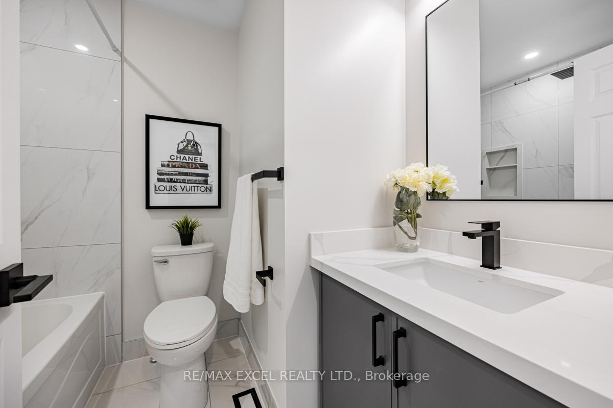 Photo 21 of 272 Gas Lamp Lane, Markham, Cornell — HOMEH