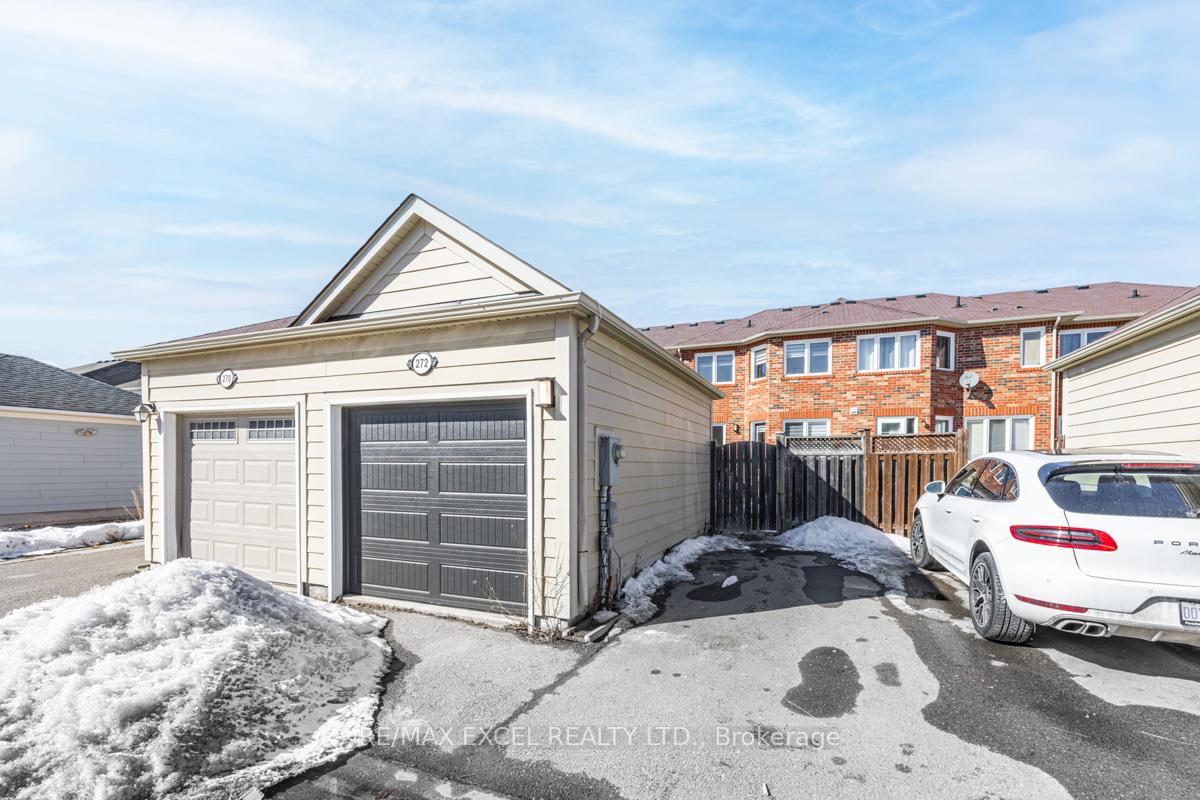 Photo 25 of 272 Gas Lamp Lane, Markham, Cornell — HOMEH