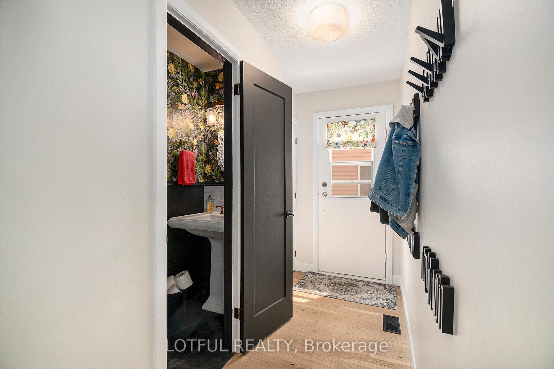 Photo 4 of 1147 Ste. Therese Lane, Ottawa, Convent Glen North — HOMEH