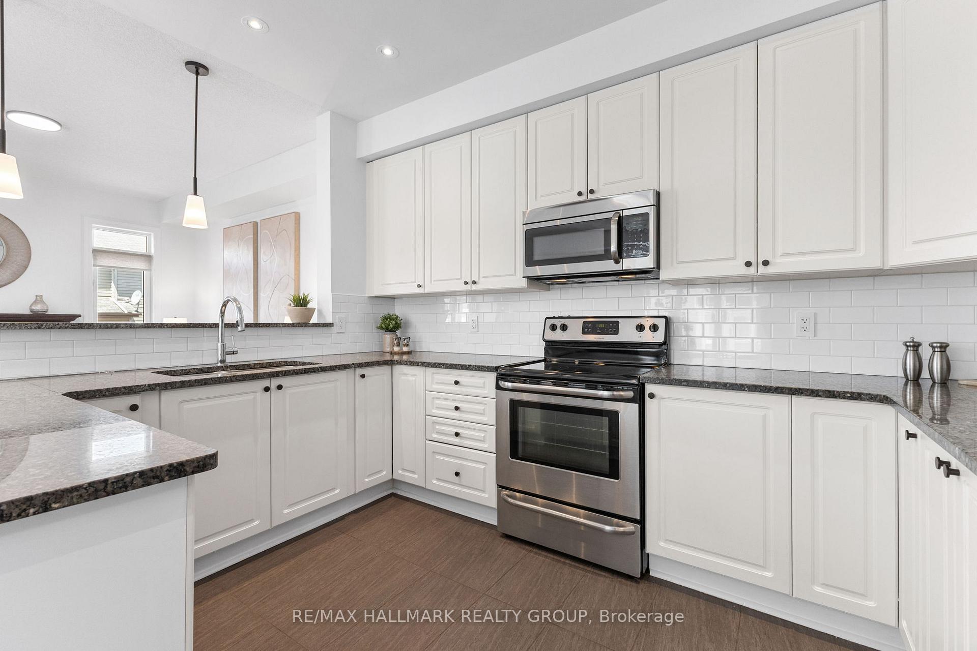 Photo 11 of 621 Spring Valley Drive, Ottawa, Mer Bleue/Bradley Estates/Anderson Park — HOMEH