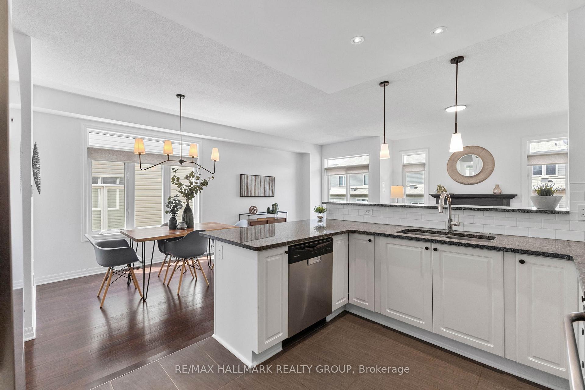 Photo 12 of 621 Spring Valley Drive, Ottawa, Mer Bleue/Bradley Estates/Anderson Park — HOMEH