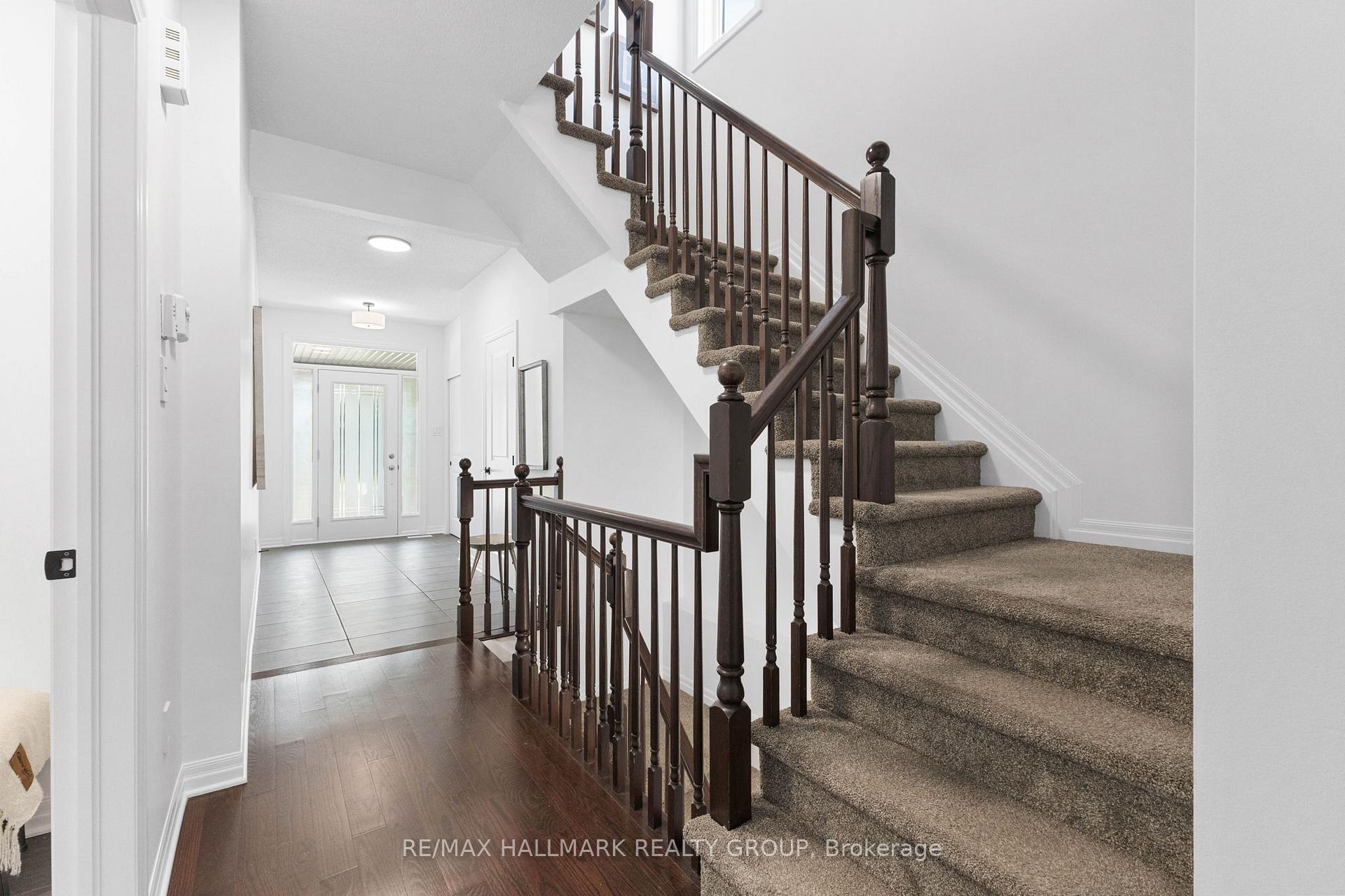 Photo 15 of 621 Spring Valley Drive, Ottawa, Mer Bleue/Bradley Estates/Anderson Park — HOMEH