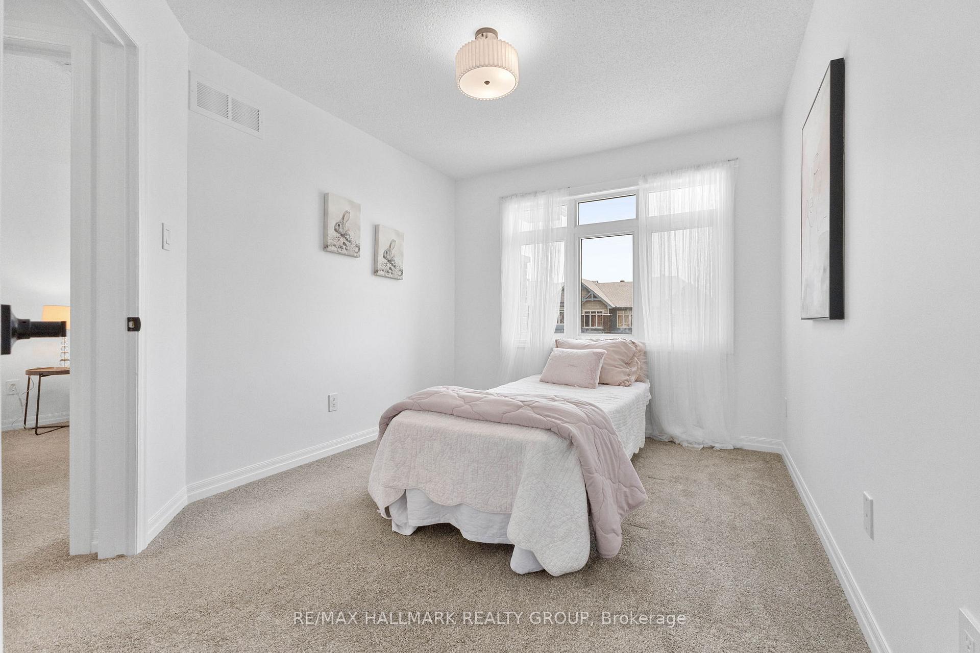 Photo 23 of 621 Spring Valley Drive, Ottawa, Mer Bleue/Bradley Estates/Anderson Park — HOMEH