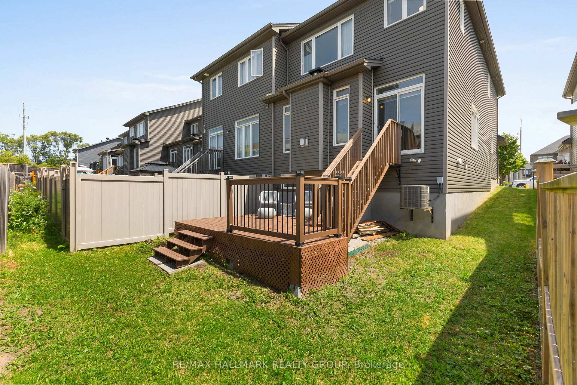 Photo 33 of 621 Spring Valley Drive, Ottawa, Mer Bleue/Bradley Estates/Anderson Park — HOMEH
