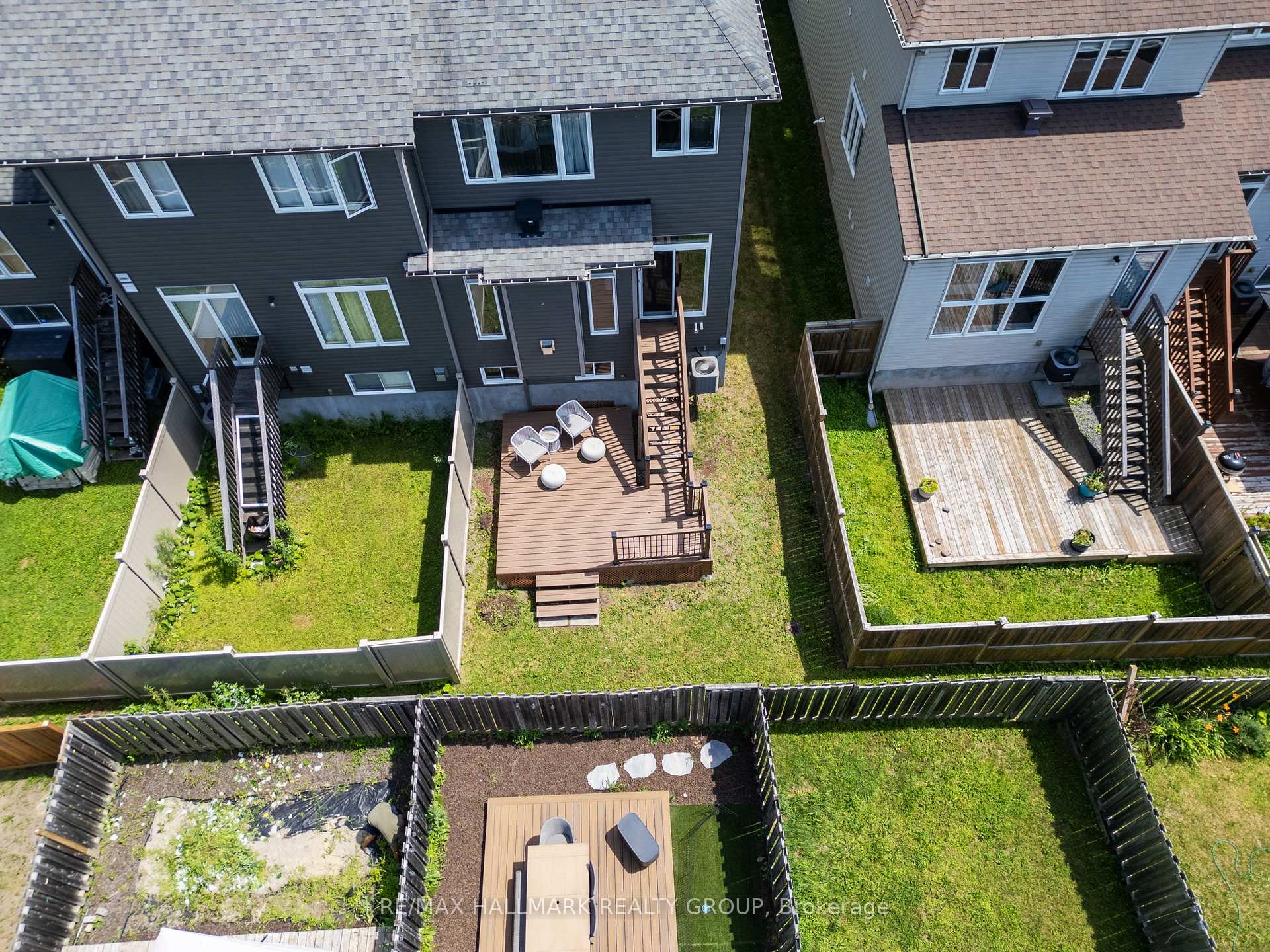 Photo 37 of 621 Spring Valley Drive, Ottawa, Mer Bleue/Bradley Estates/Anderson Park — HOMEH