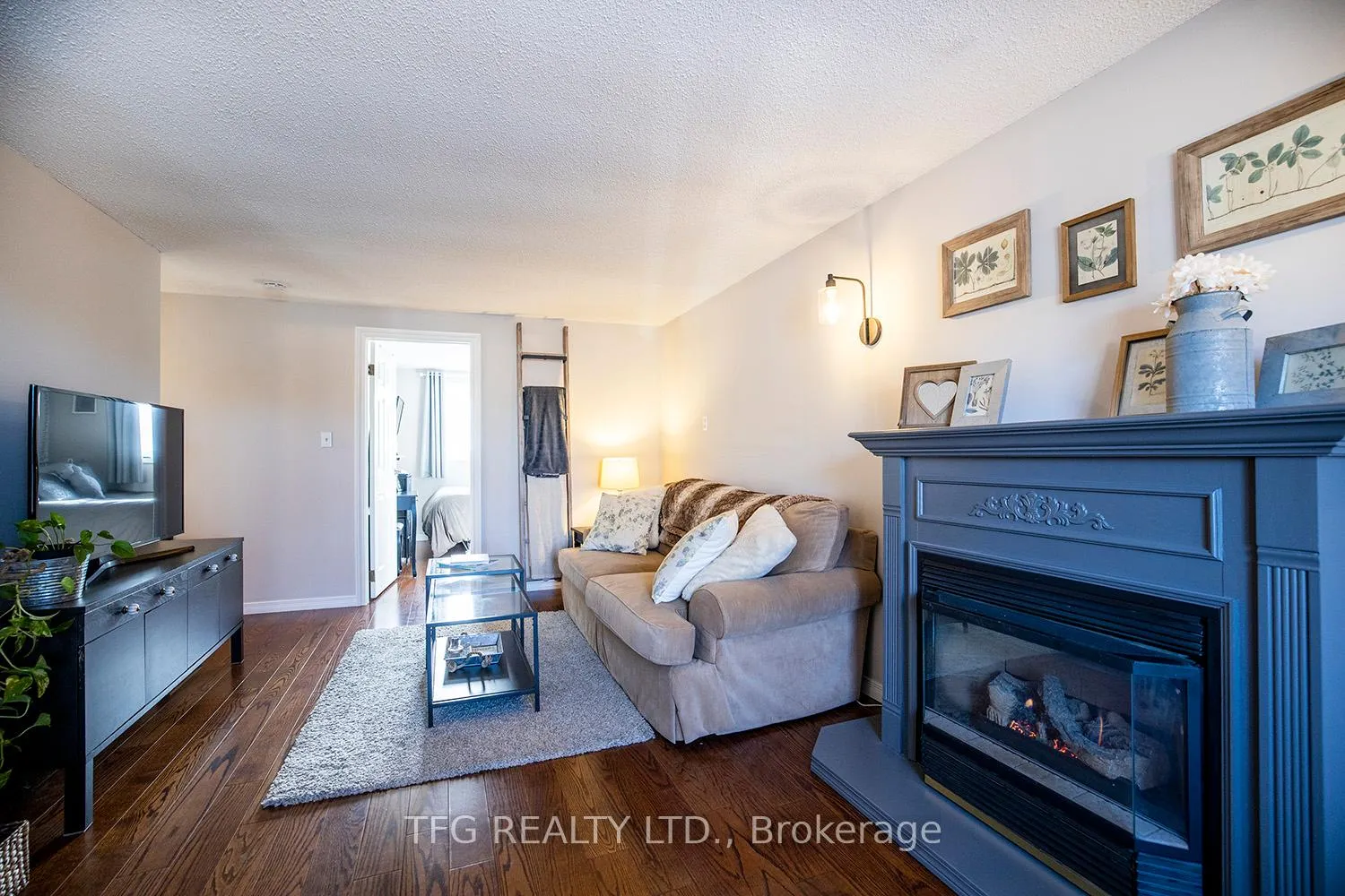 Photo 7 of 844 Grandview Drive E, Oshawa, Donevan — HOMEH