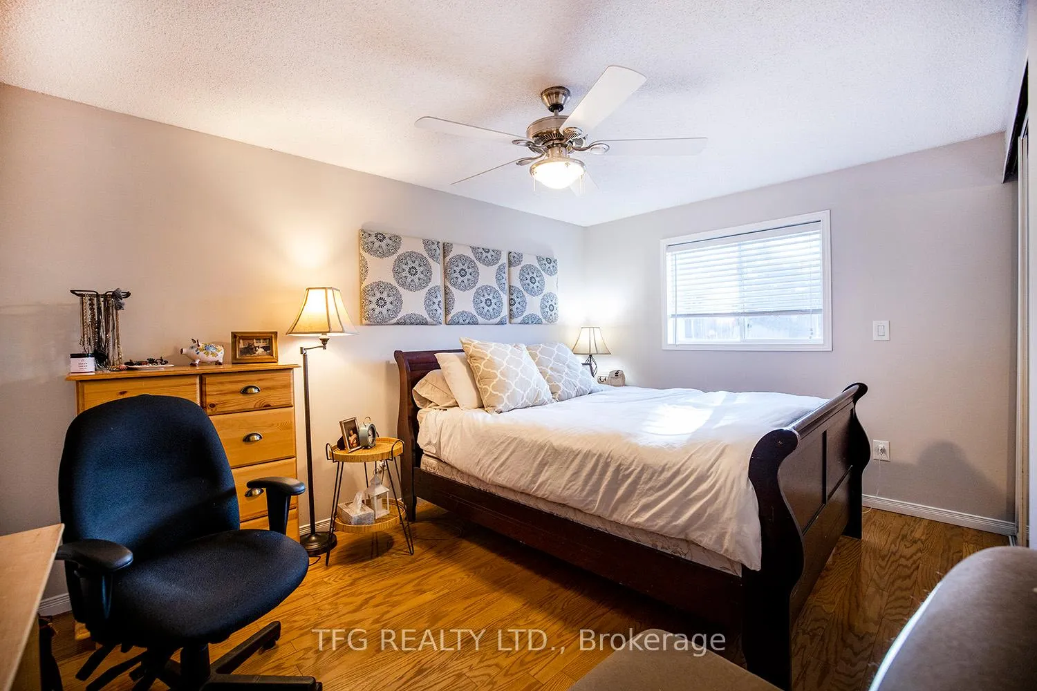 Photo 8 of 844 Grandview Drive E, Oshawa, Donevan — HOMEH