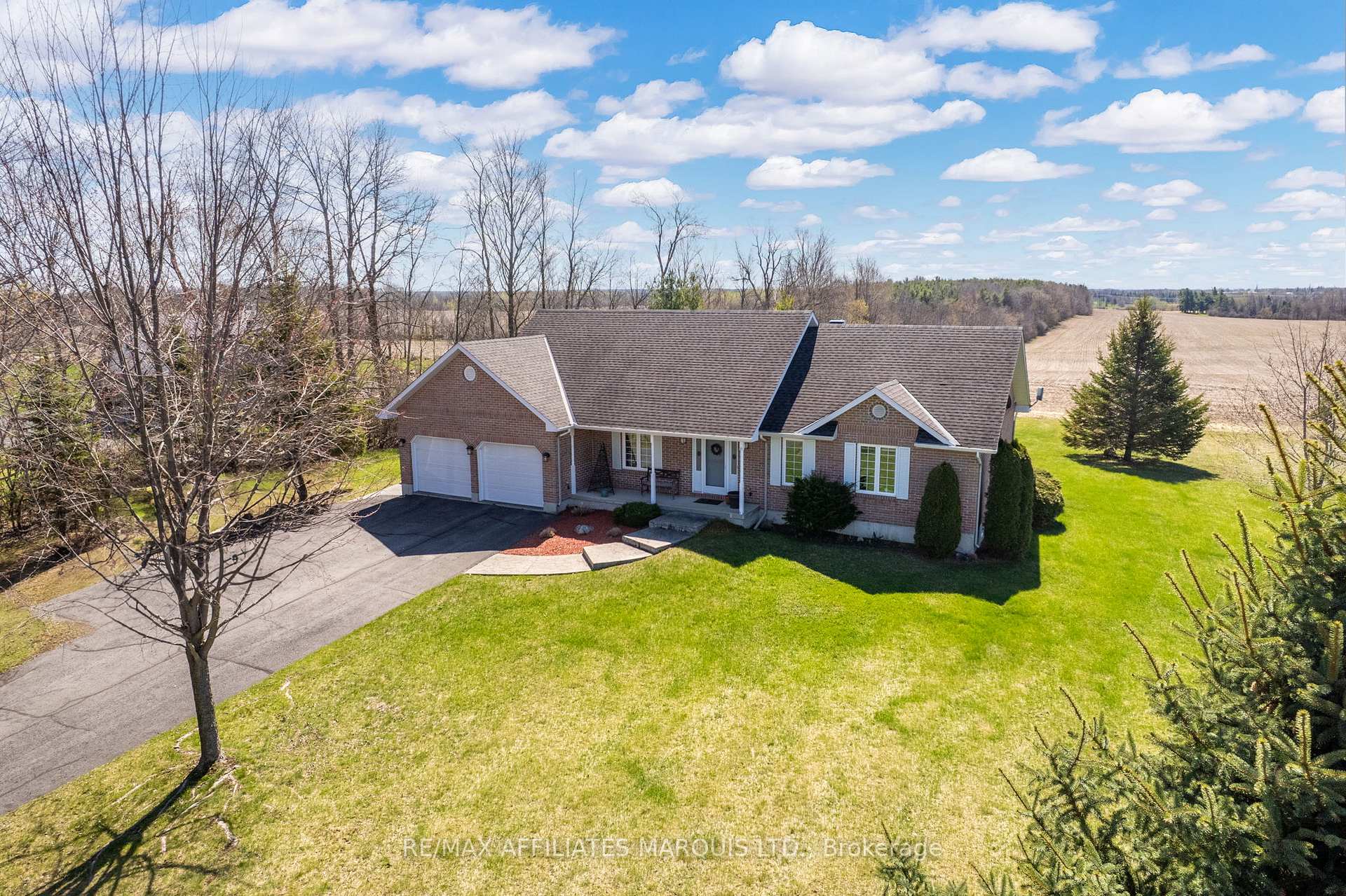 Photo 1 of 20448 Eigg Road, North Glengarry, North Glengarry (Lochiel) Twp — HOMEH