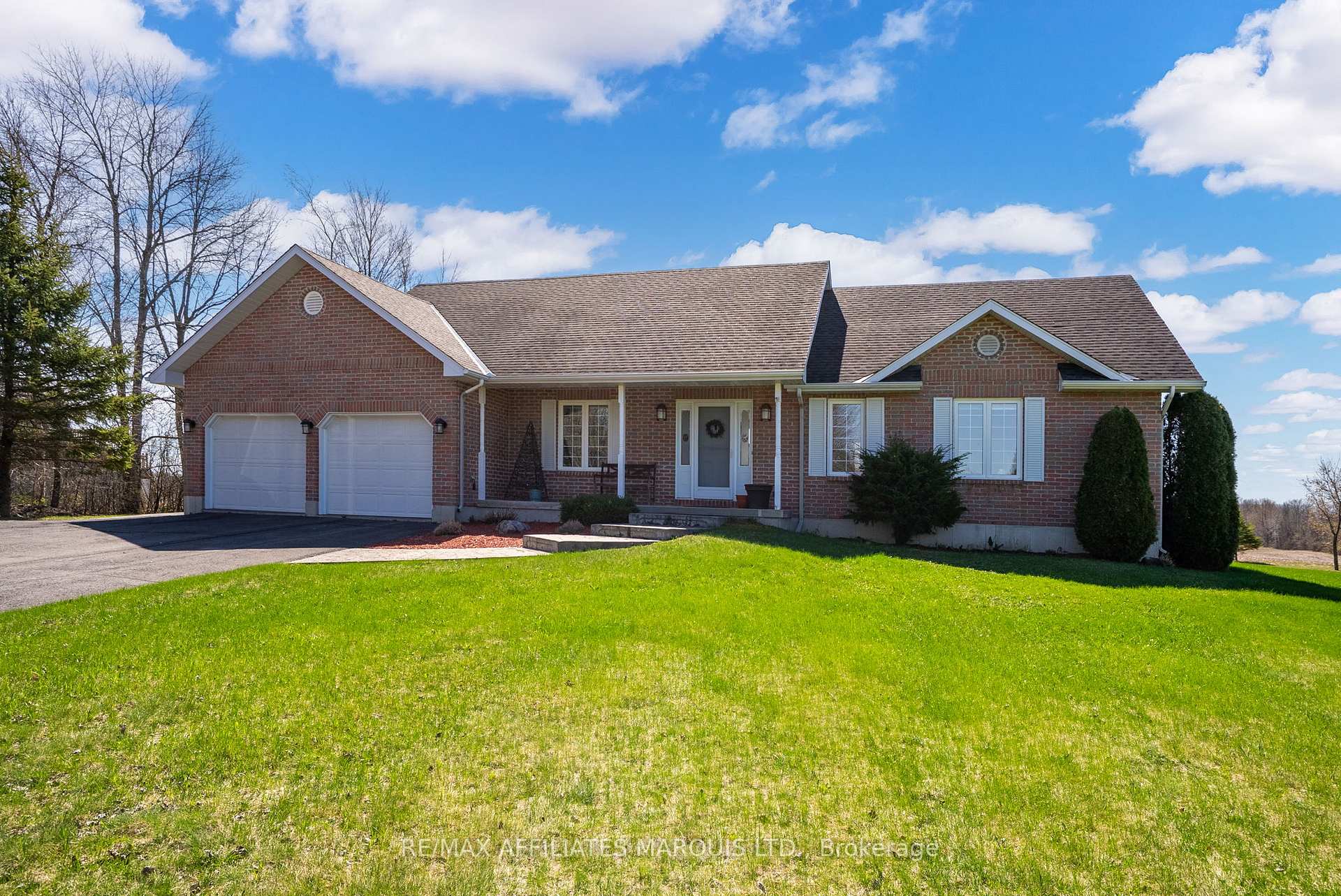 Photo 2 of 20448 Eigg Road, North Glengarry, North Glengarry (Lochiel) Twp — HOMEH