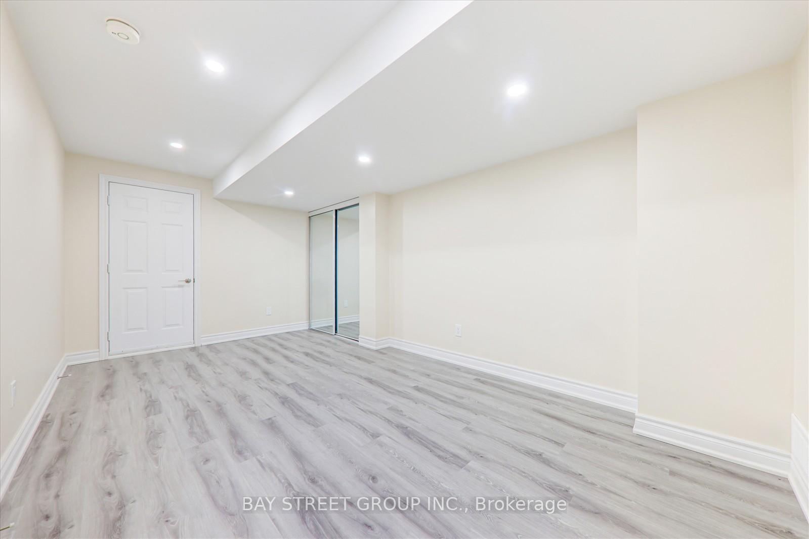 Photo 4 of 14 Sanders Drive, Markham, Box Grove — HOMEH